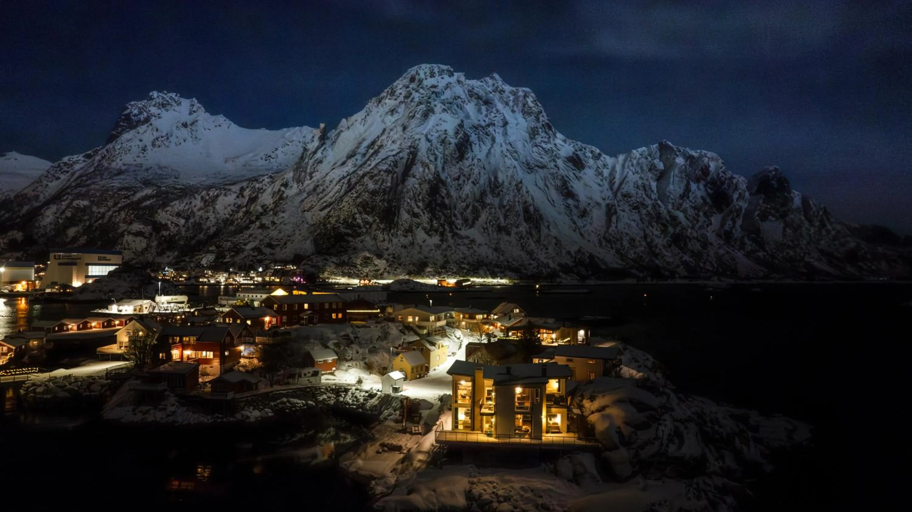 Night in Svinøya Rorbuer