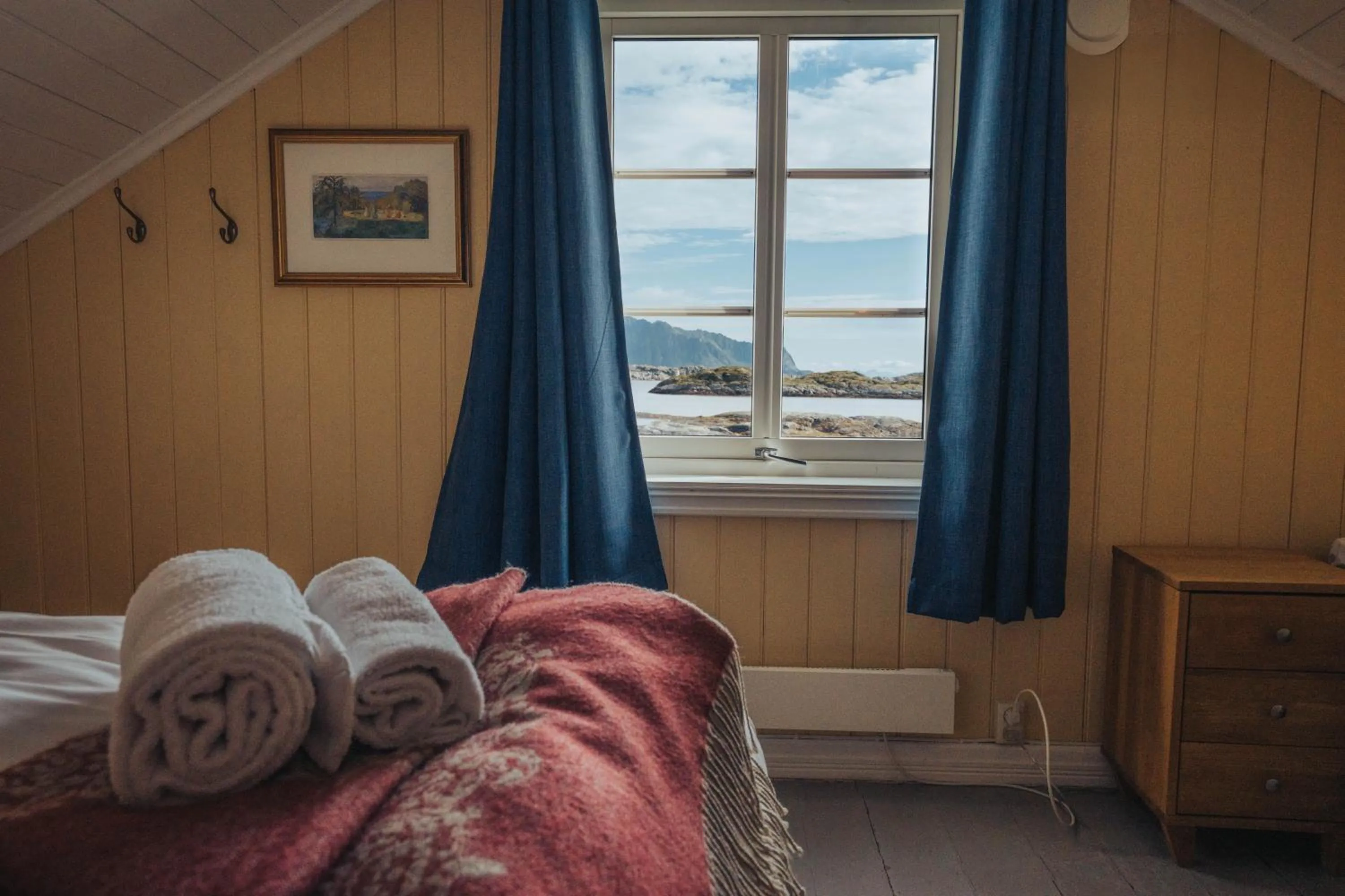 View (from property/room), Bed in Svinøya Rorbuer