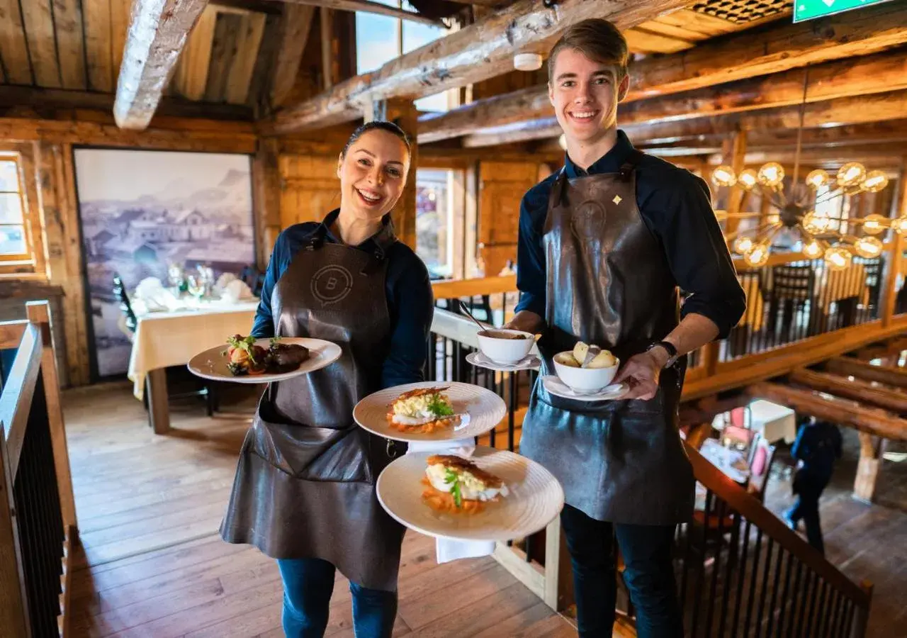 Restaurant/places to eat in Svinøya Rorbuer Restaurant/places to eat in Svinøya Rorbuer