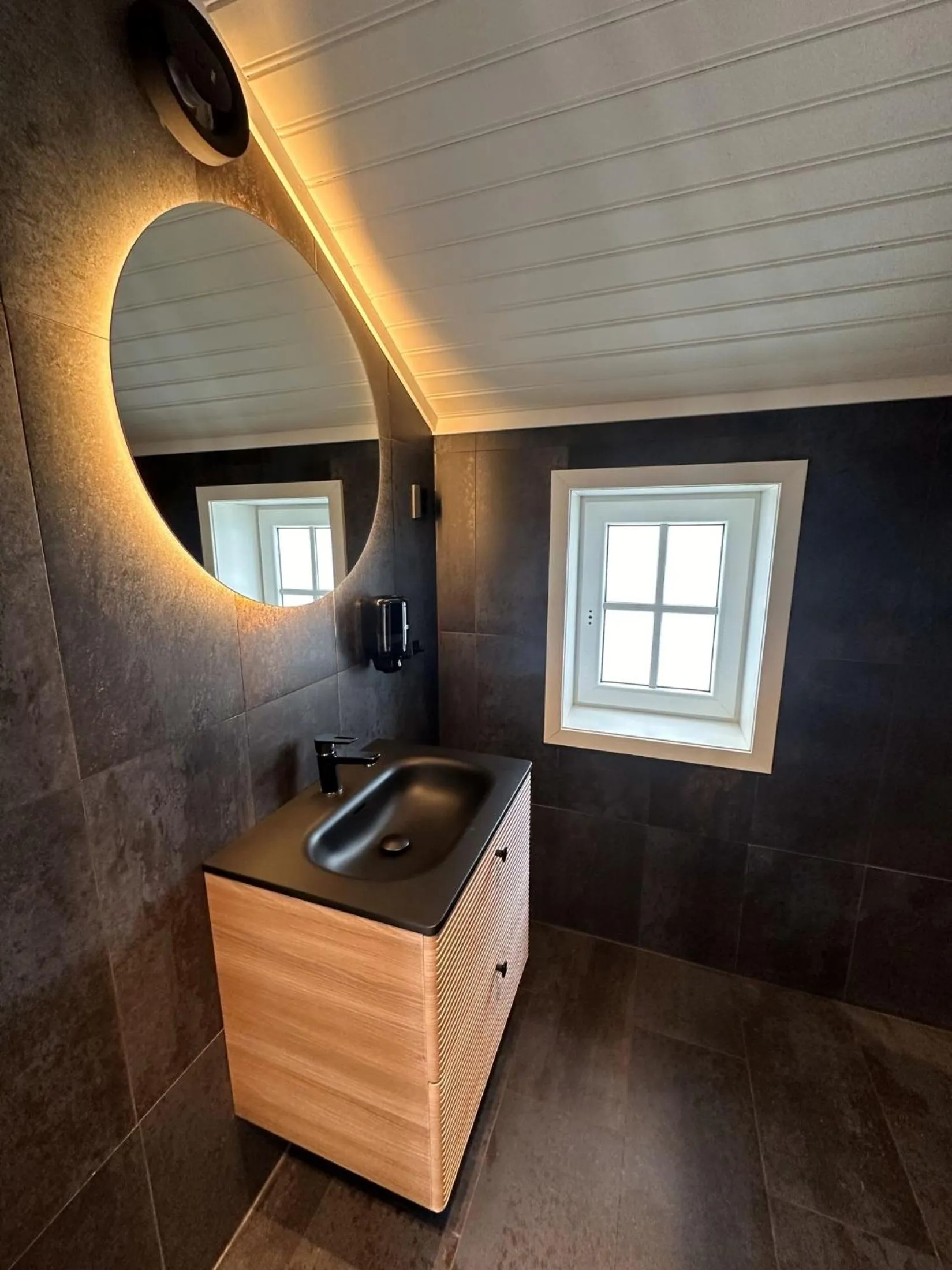 Bathroom in Svinøya Rorbuer