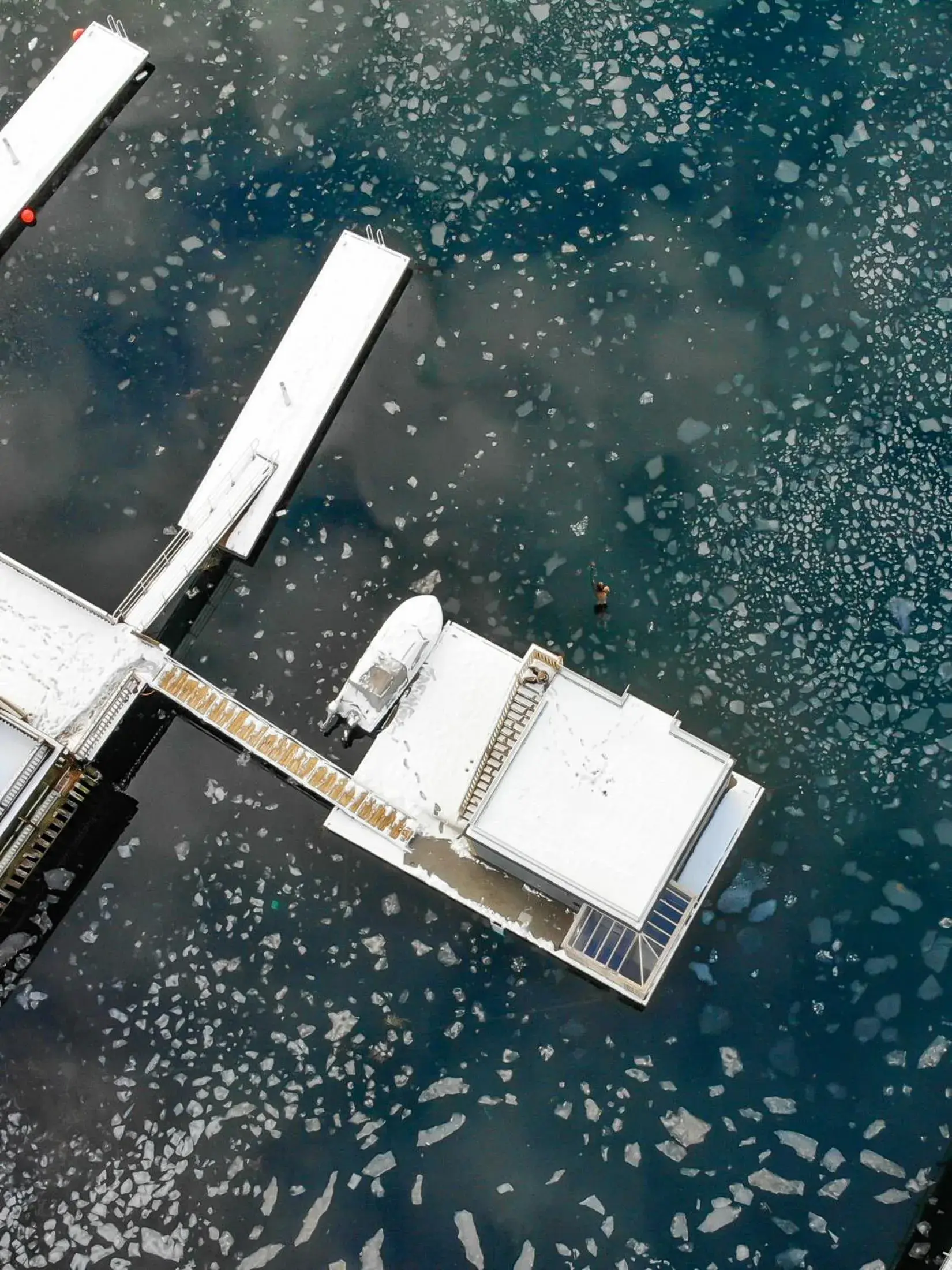 Spa and wellness centre/facilities in Svinøya Rorbuer Spa and wellness centre/facilities in Svinøya Rorbuer