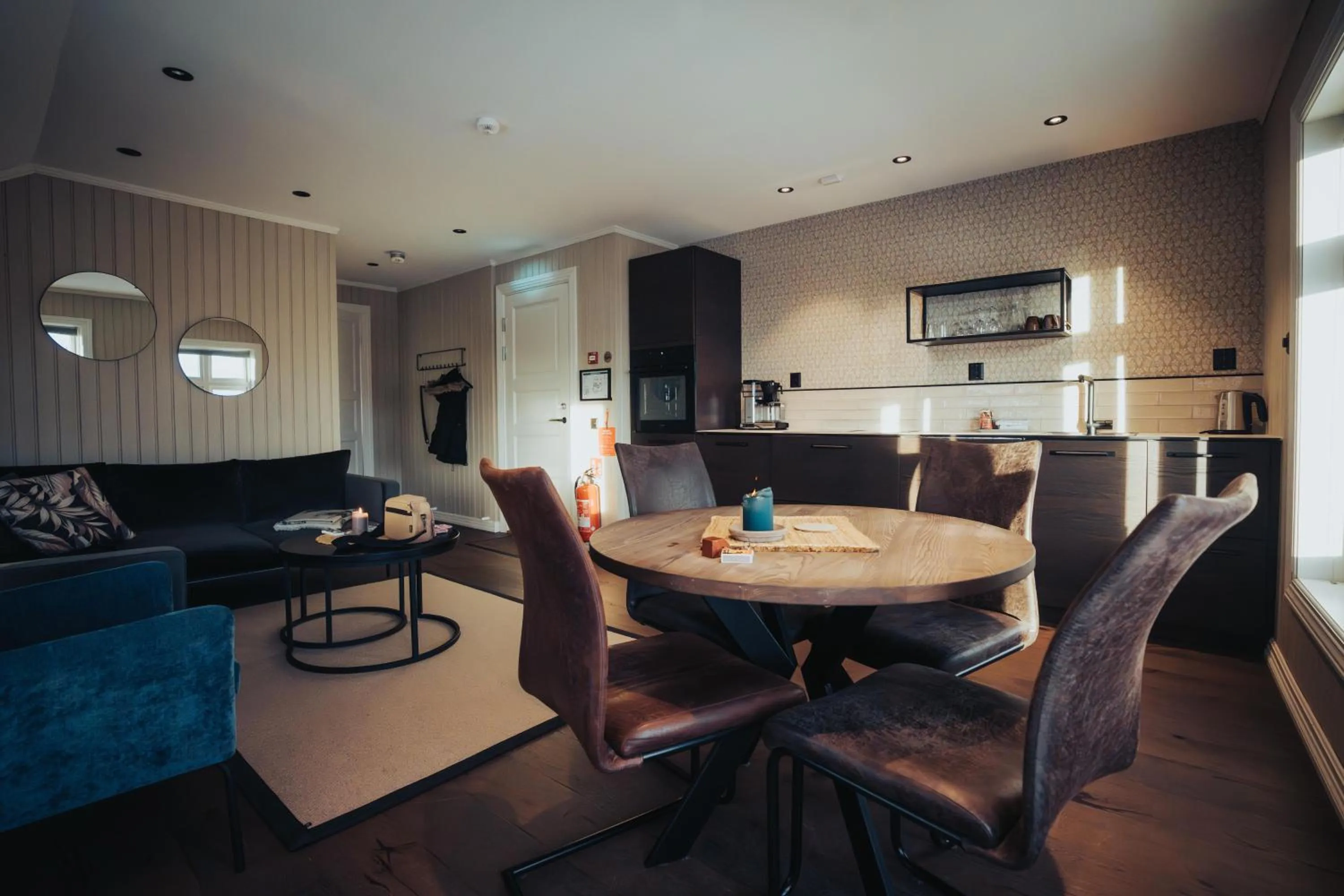 Photo of the whole room in Svinøya Rorbuer