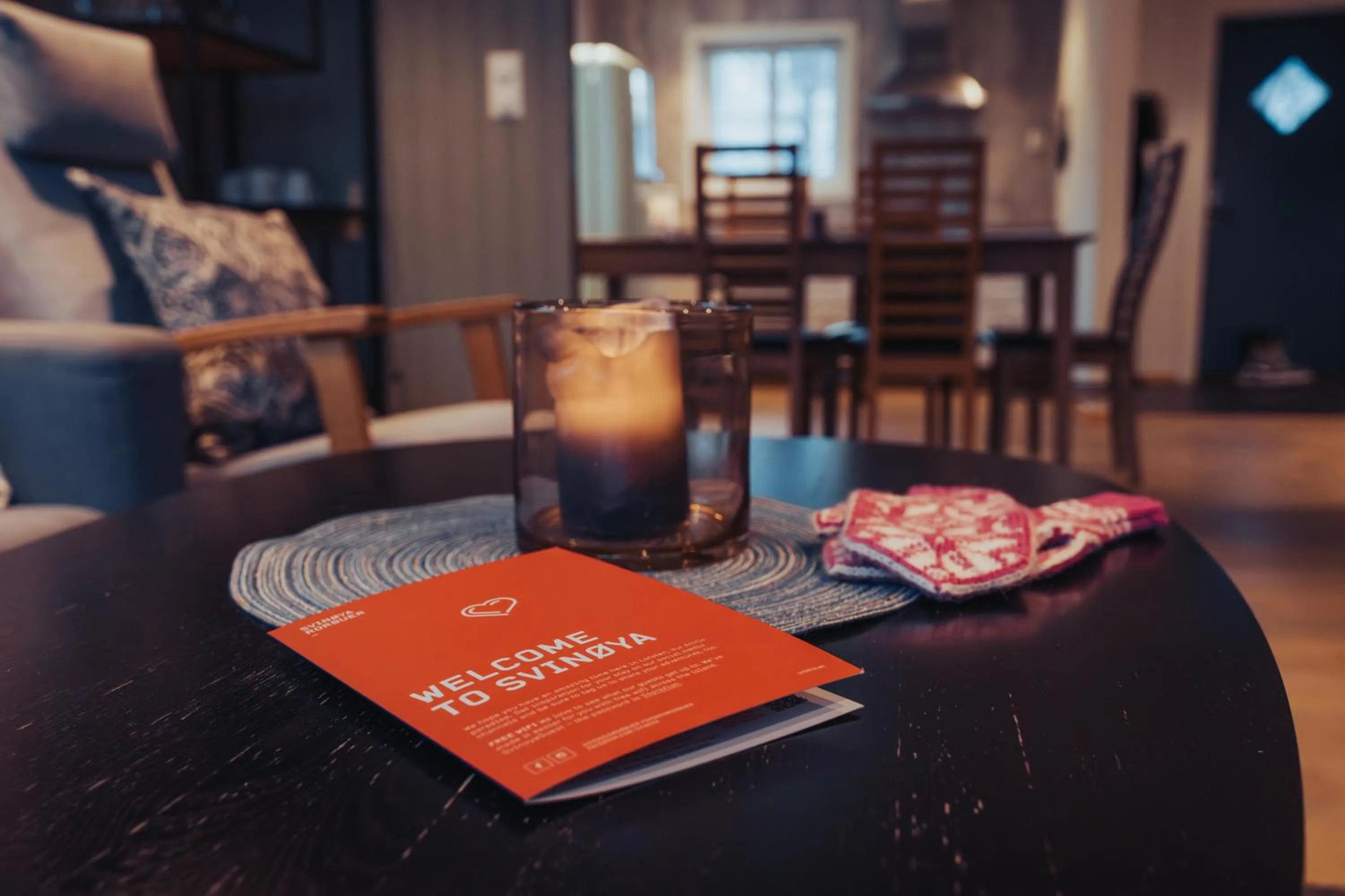 Photo of the whole room in Svinøya Rorbuer