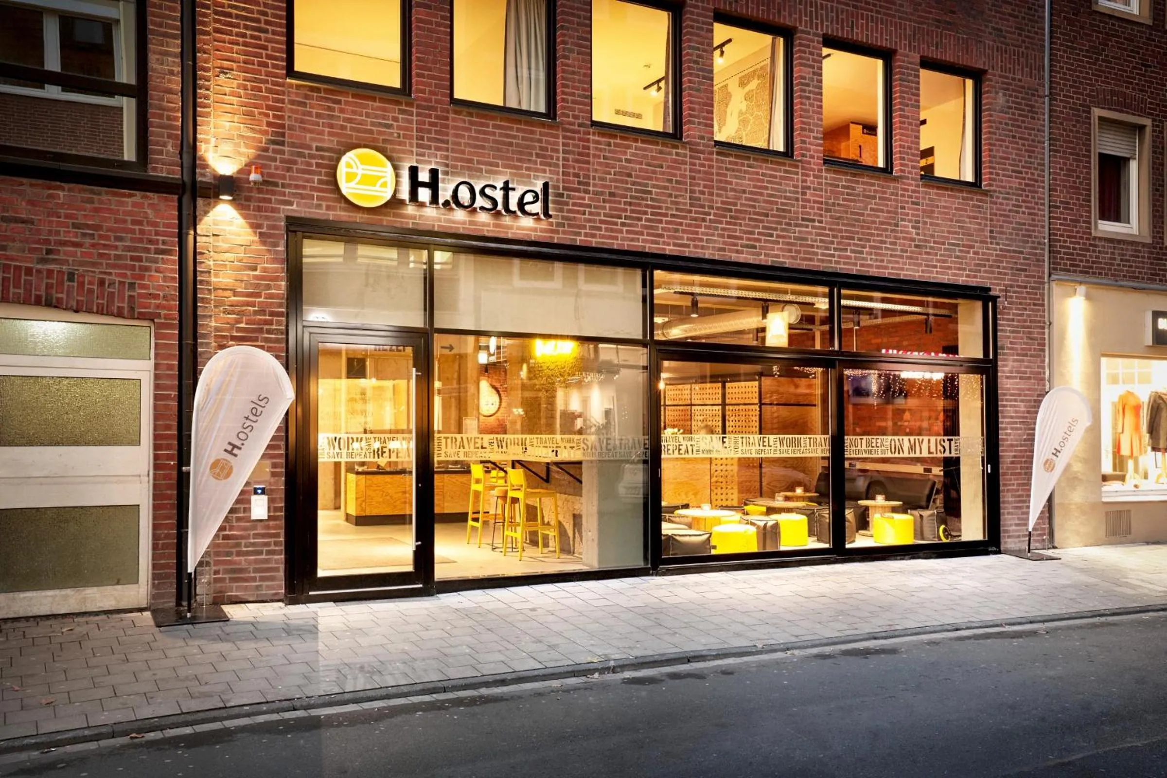 Facade/entrance in H.ostel Münster