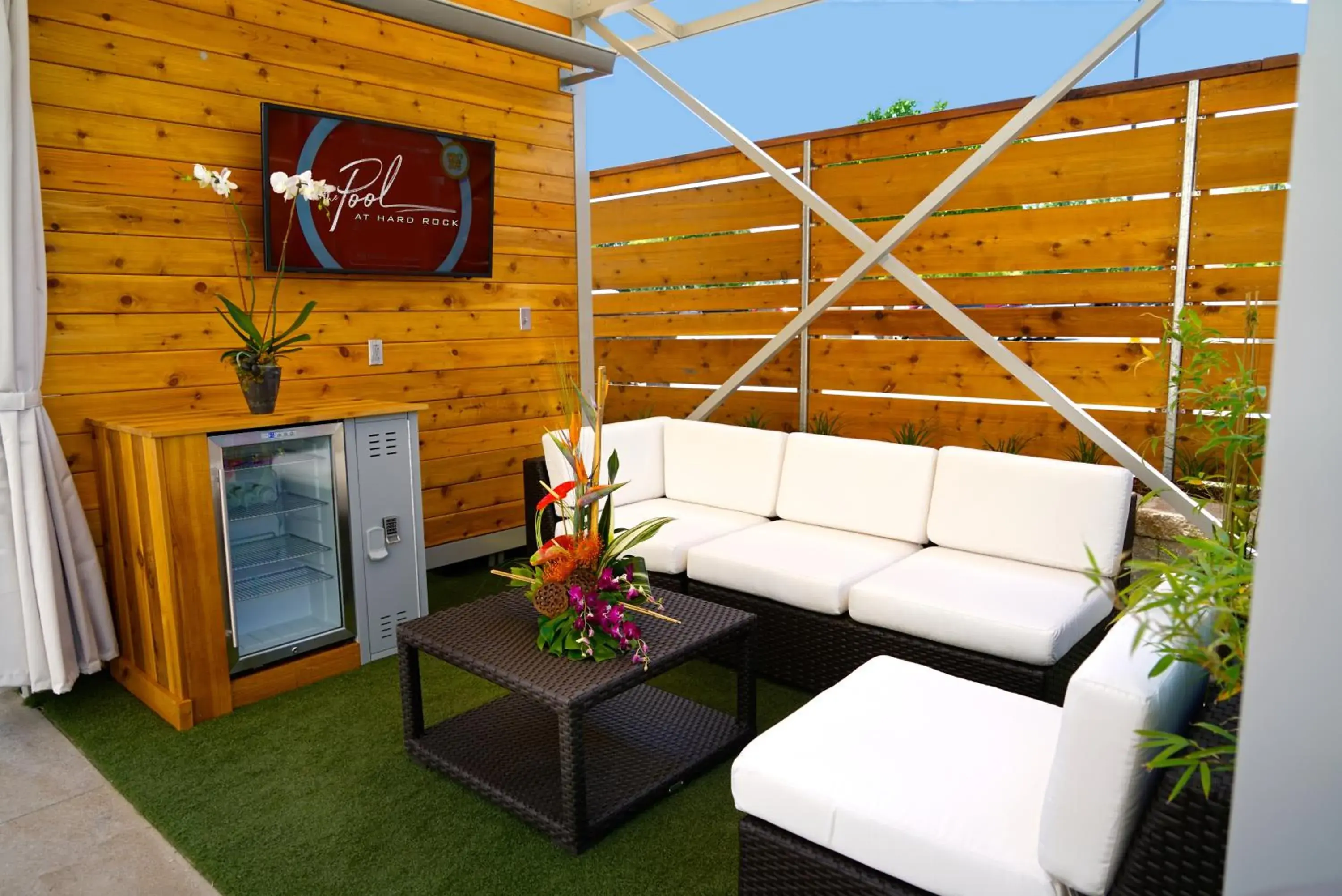 Swimming pool in Hard Rock Hotel & Casino Tulsa Swimming pool in Hard Rock Hotel & Casino Tulsa