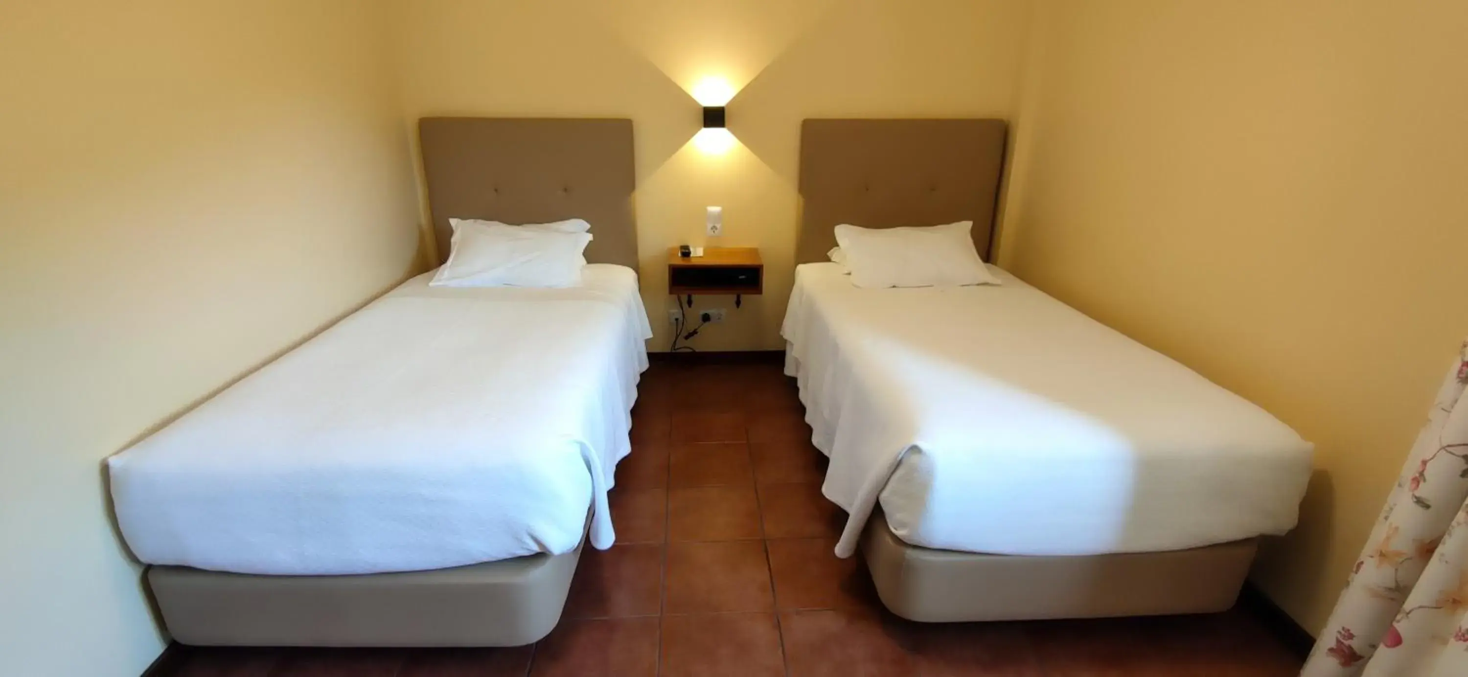 Twin Room with River View in Hotel Casa do Tua Twin Room with River View in Hotel Casa do Tua