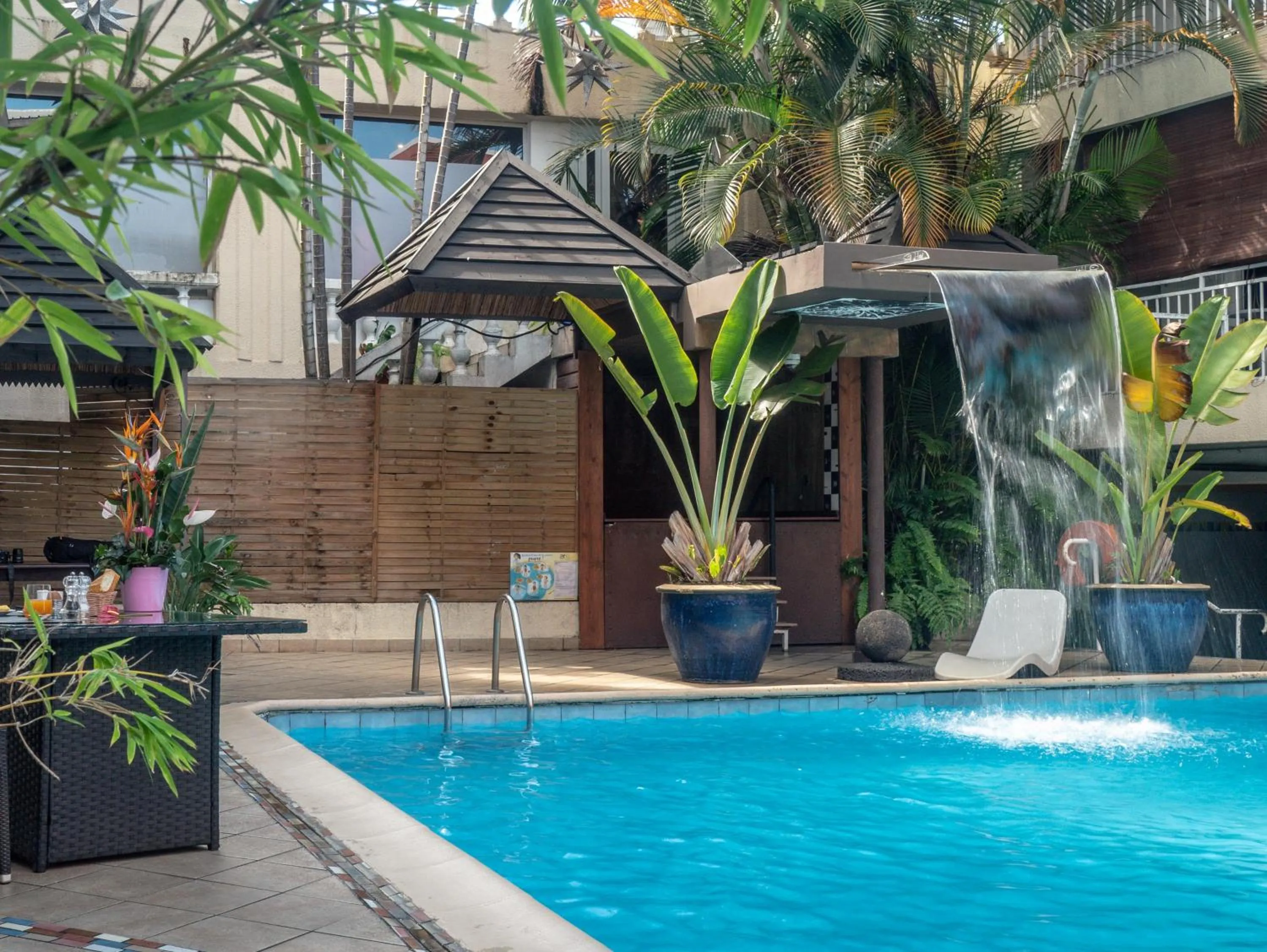 Swimming pool in Sud Hôtel