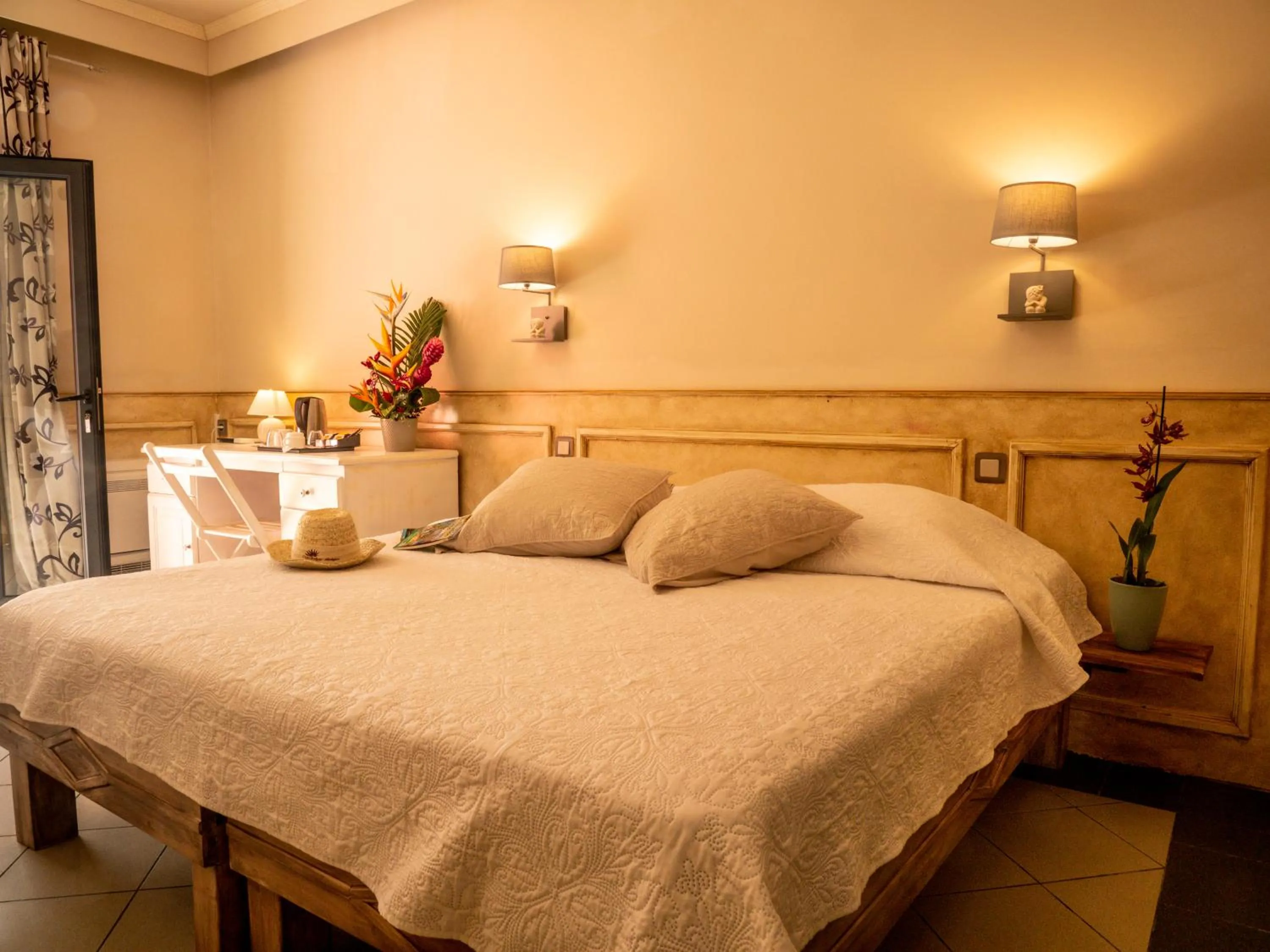 Photo of the whole room, Bed in Sud Hôtel