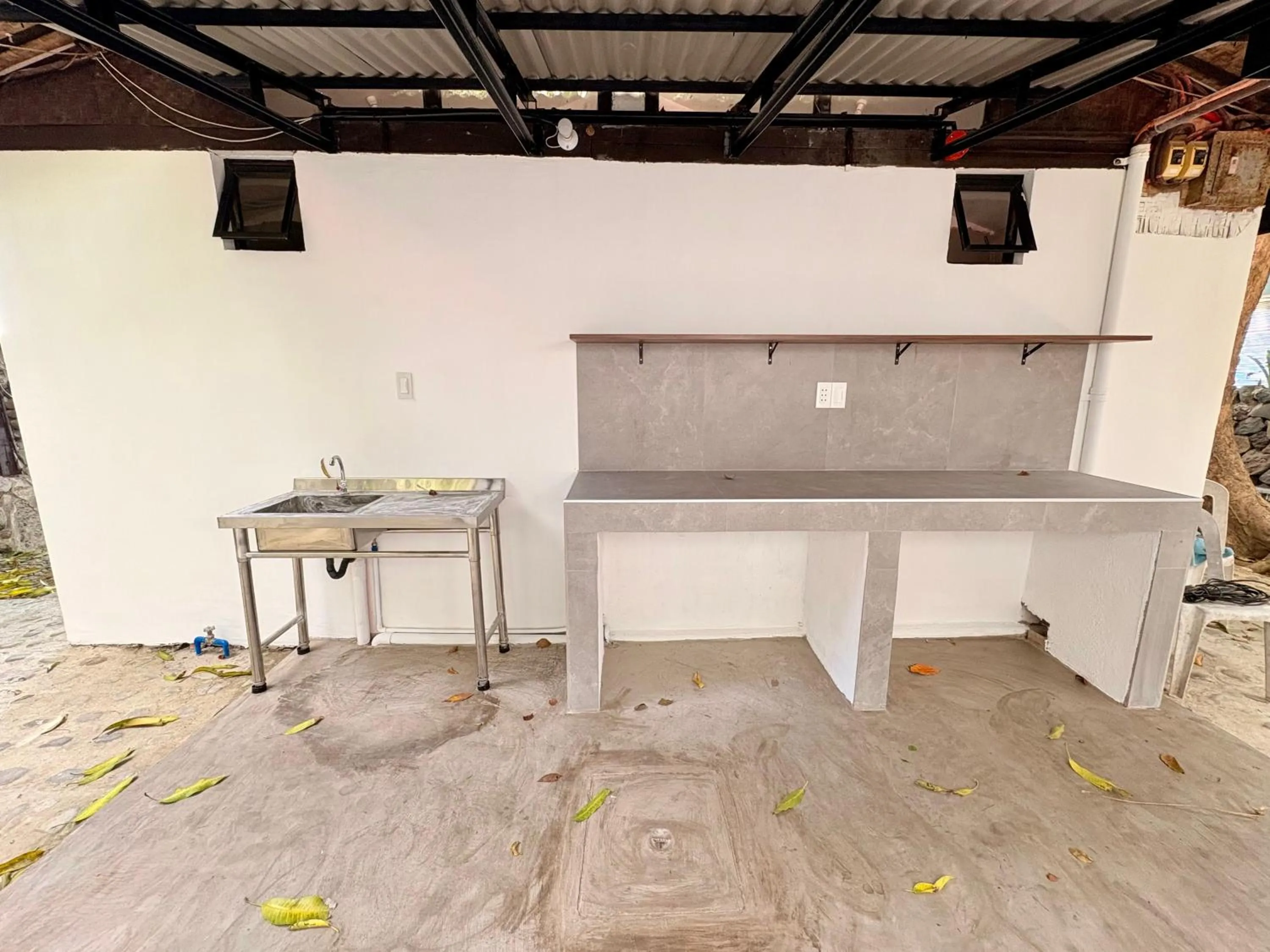 Kitchen or kitchenette in Villa Milagros Dive Inn Anilao