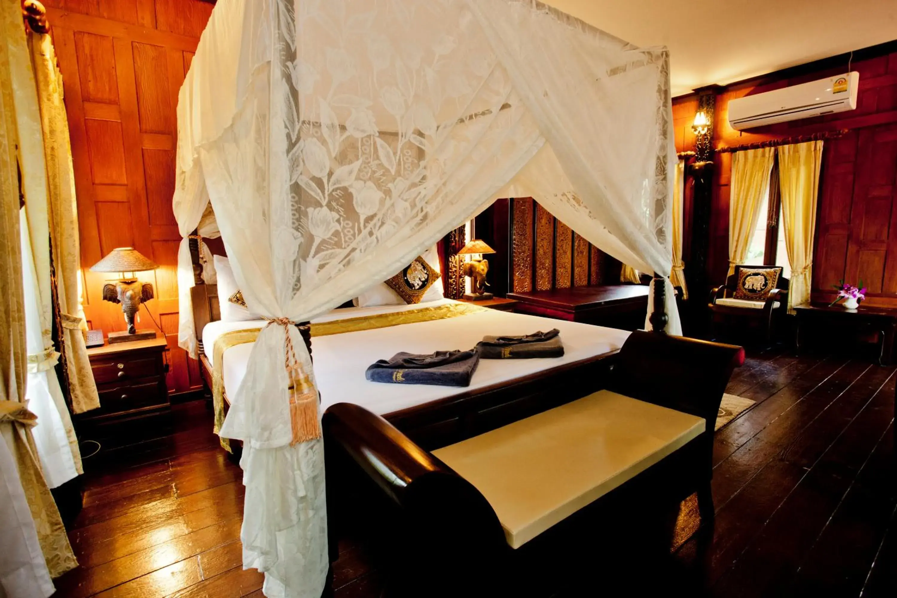 Bed in Paradise Pearl Bungalows Bed in Paradise Pearl Bungalows