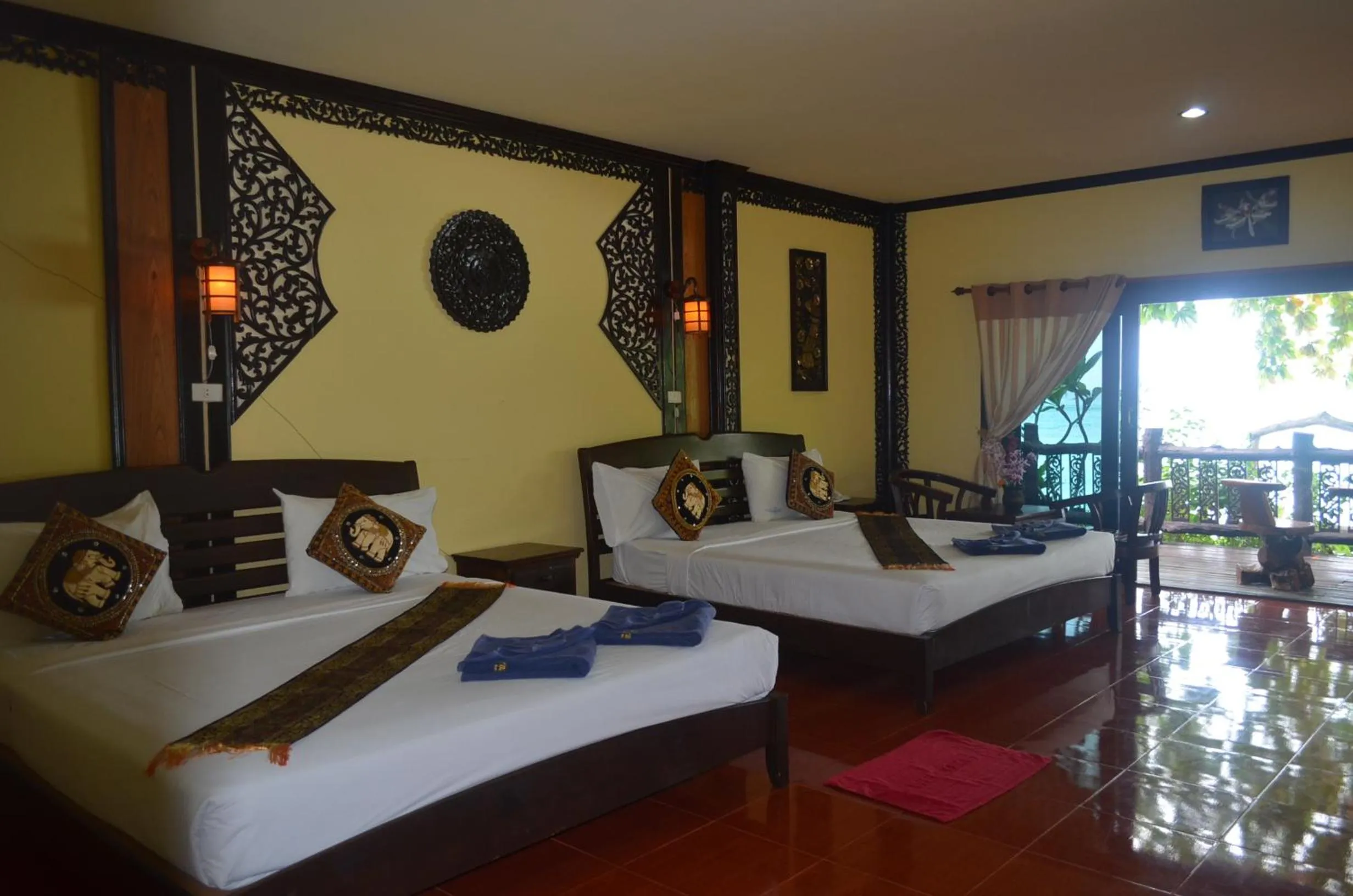 Bed in Paradise Pearl Bungalows