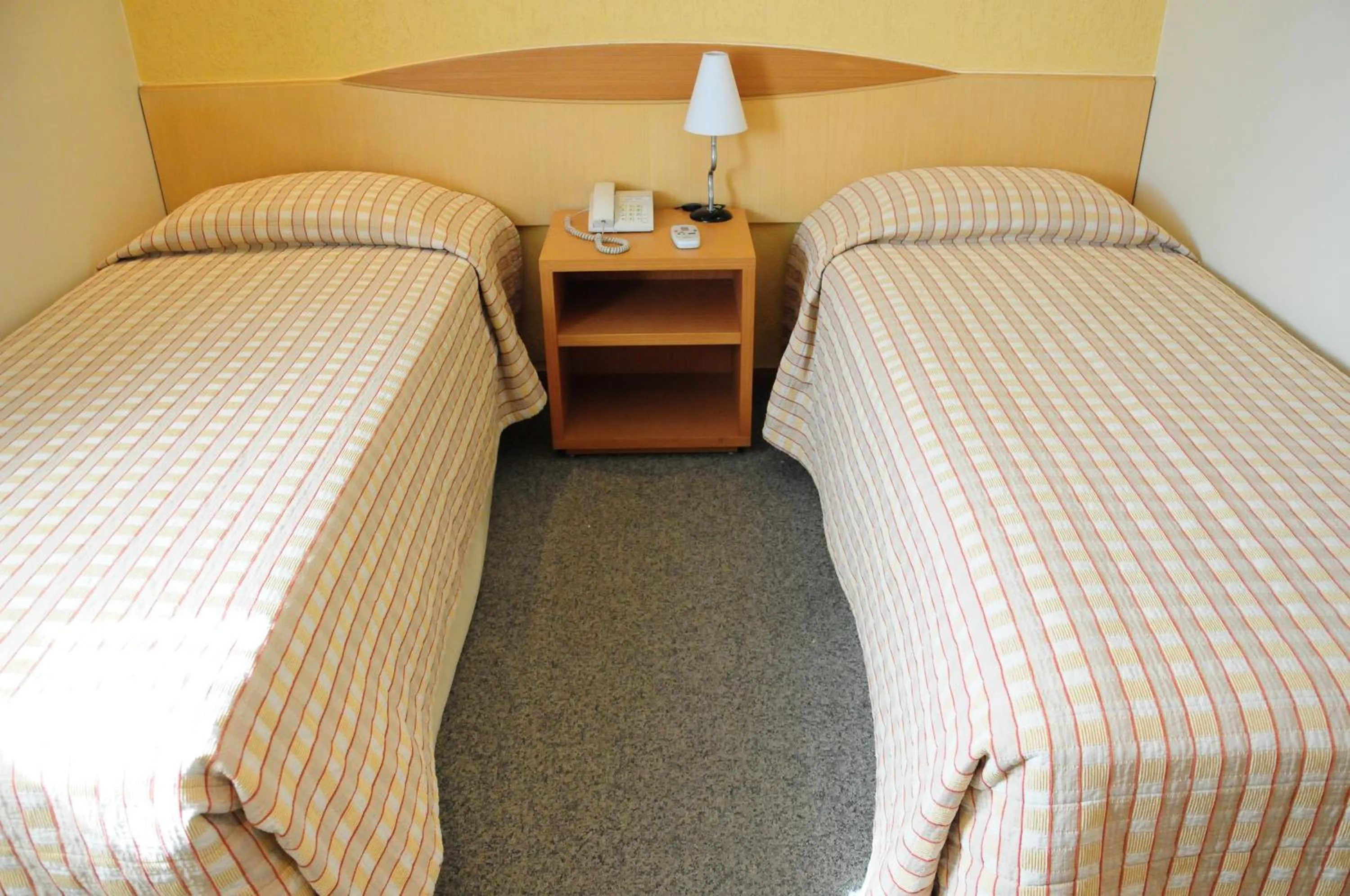 Bed in Brasília Santana Gold Flat