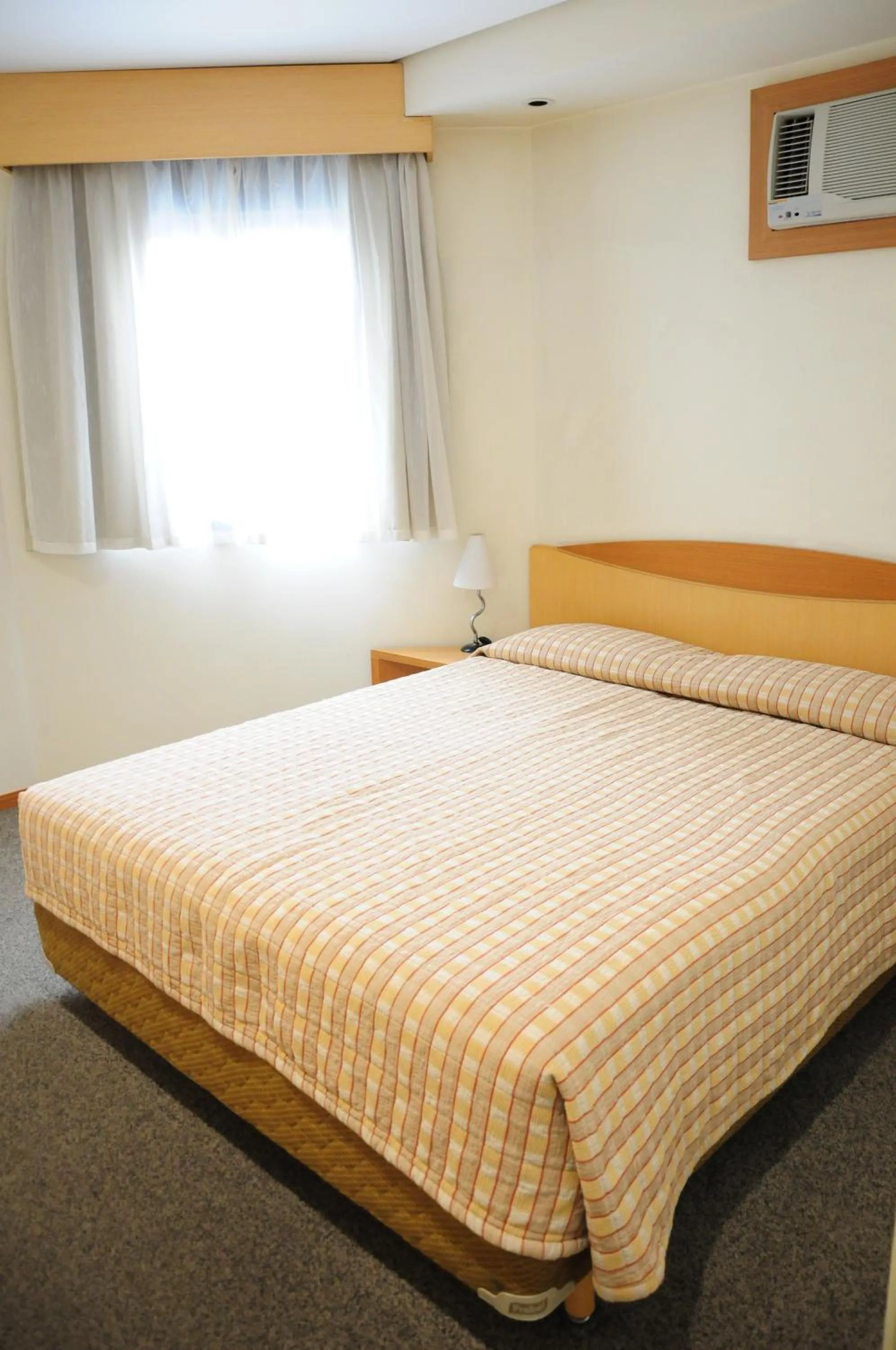 Bed in Brasília Santana Gold Flat