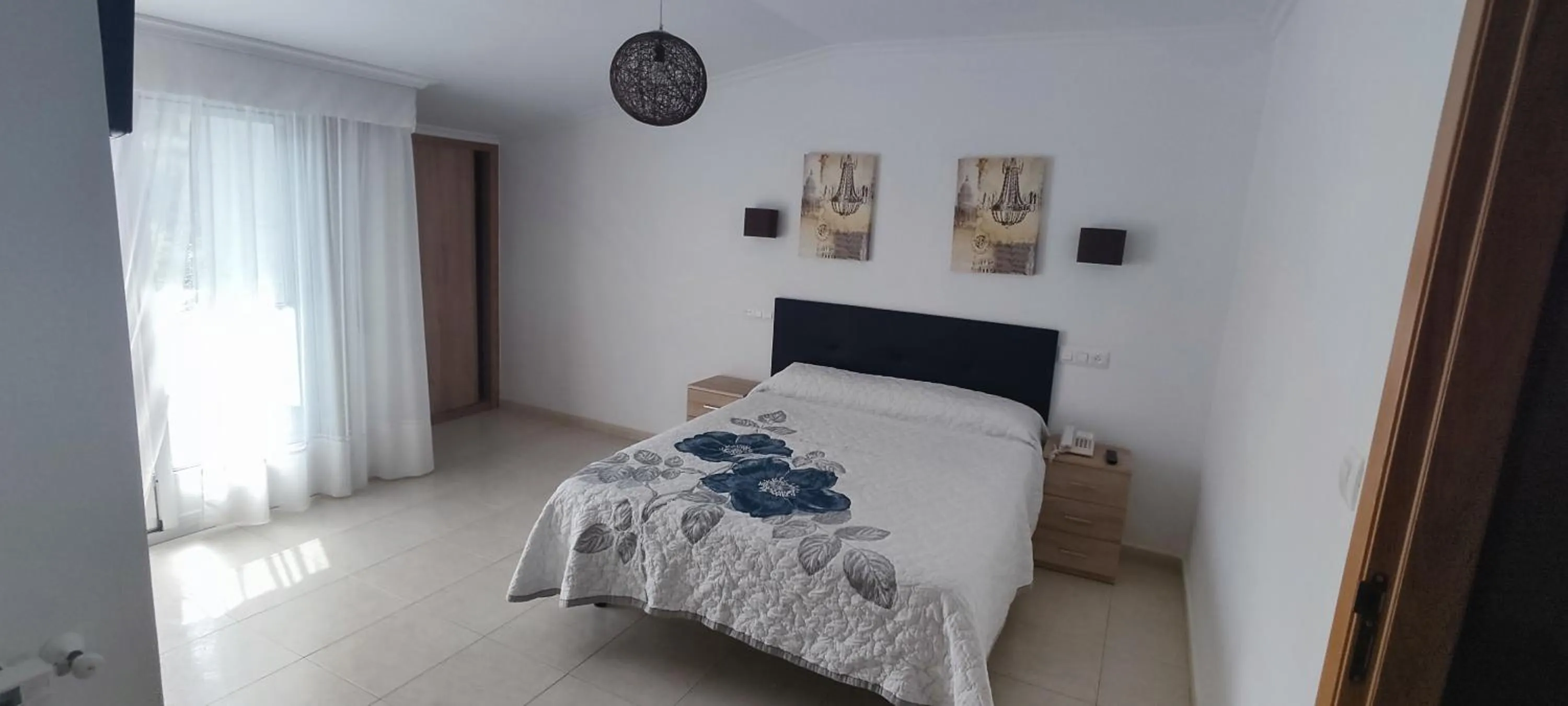 Photo of the whole room in Hotel Estrella del Mar