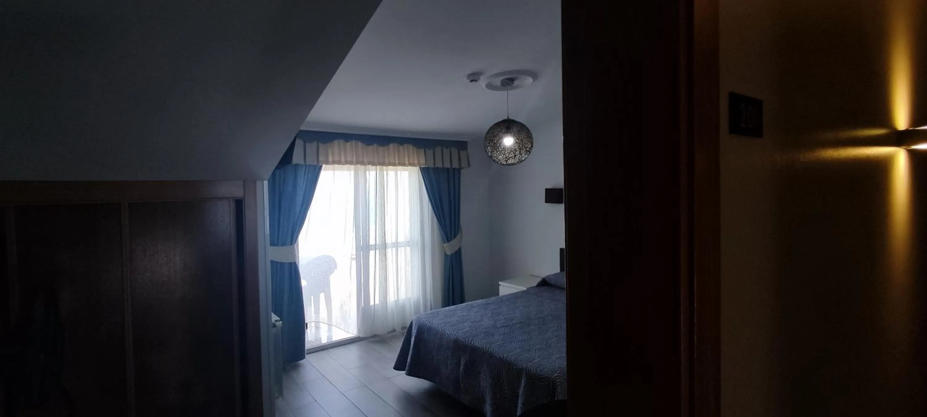 Photo of the whole room in Hotel Estrella del Mar