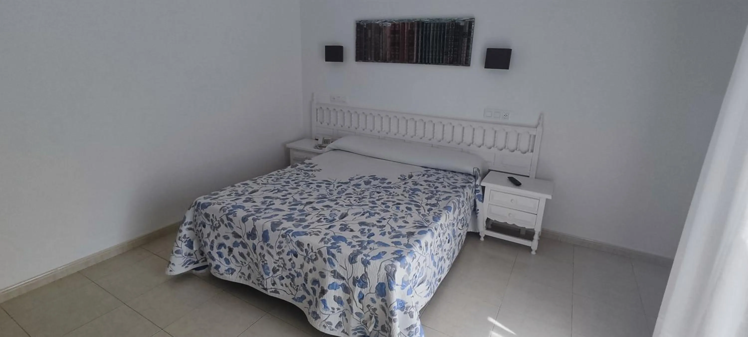 Photo of the whole room in Hotel Estrella del Mar