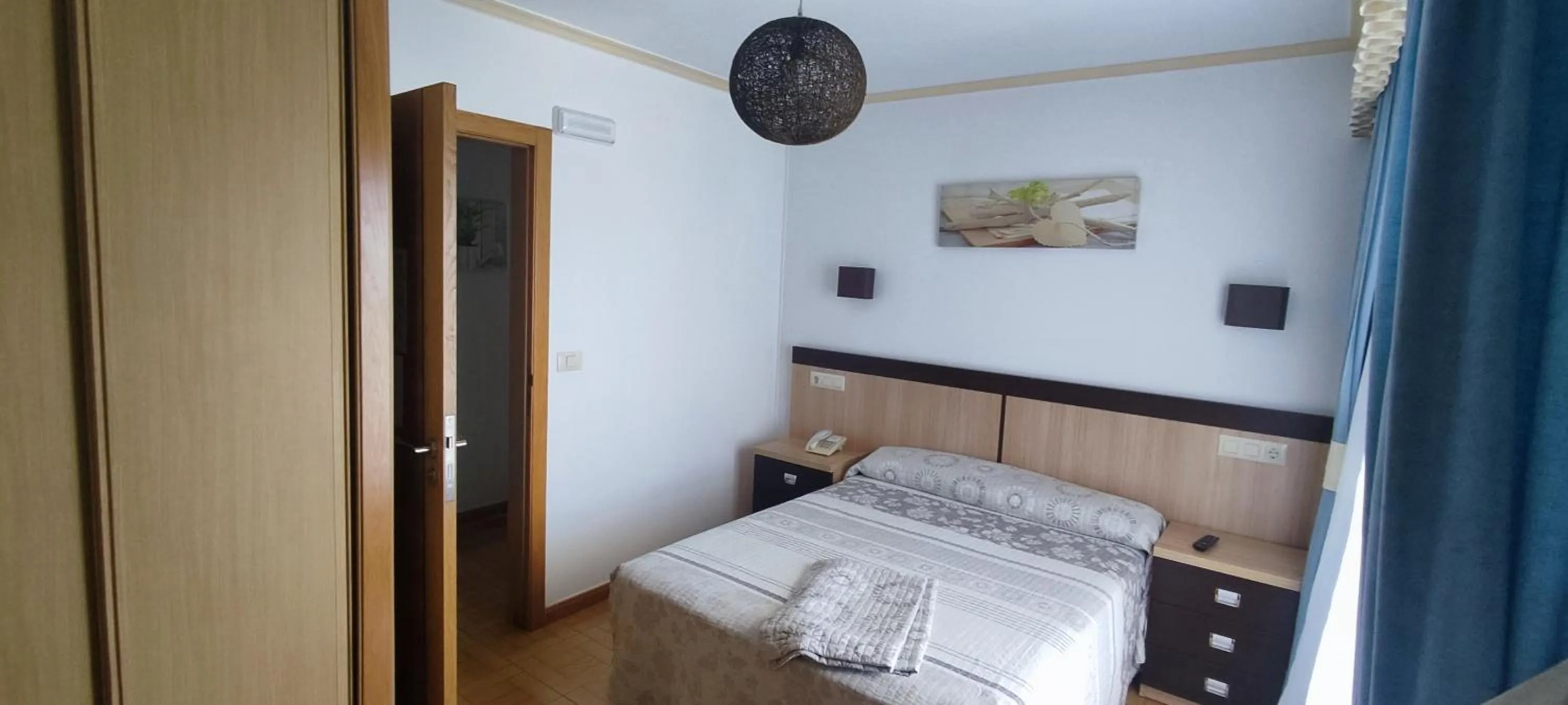 Photo of the whole room in Hotel Estrella del Mar