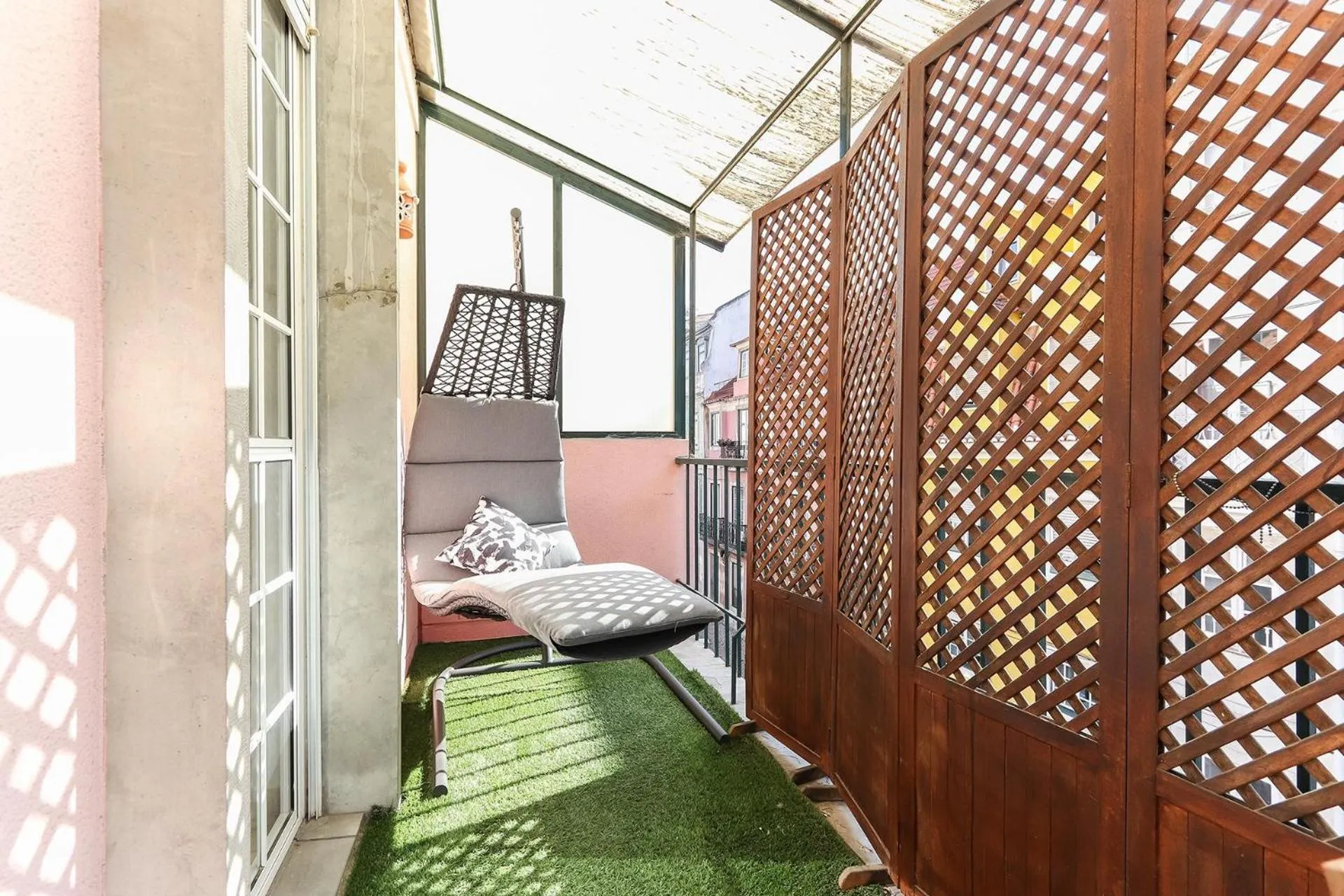Principe Real Balcony by Homing