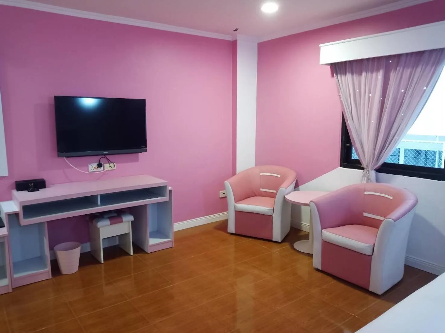 TV and multimedia, Bed in The Wai Hotel Danok