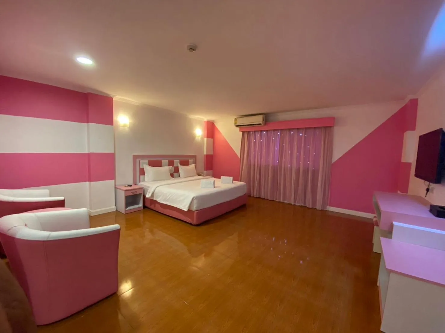 Bedroom, Bed in The Wai Hotel Danok