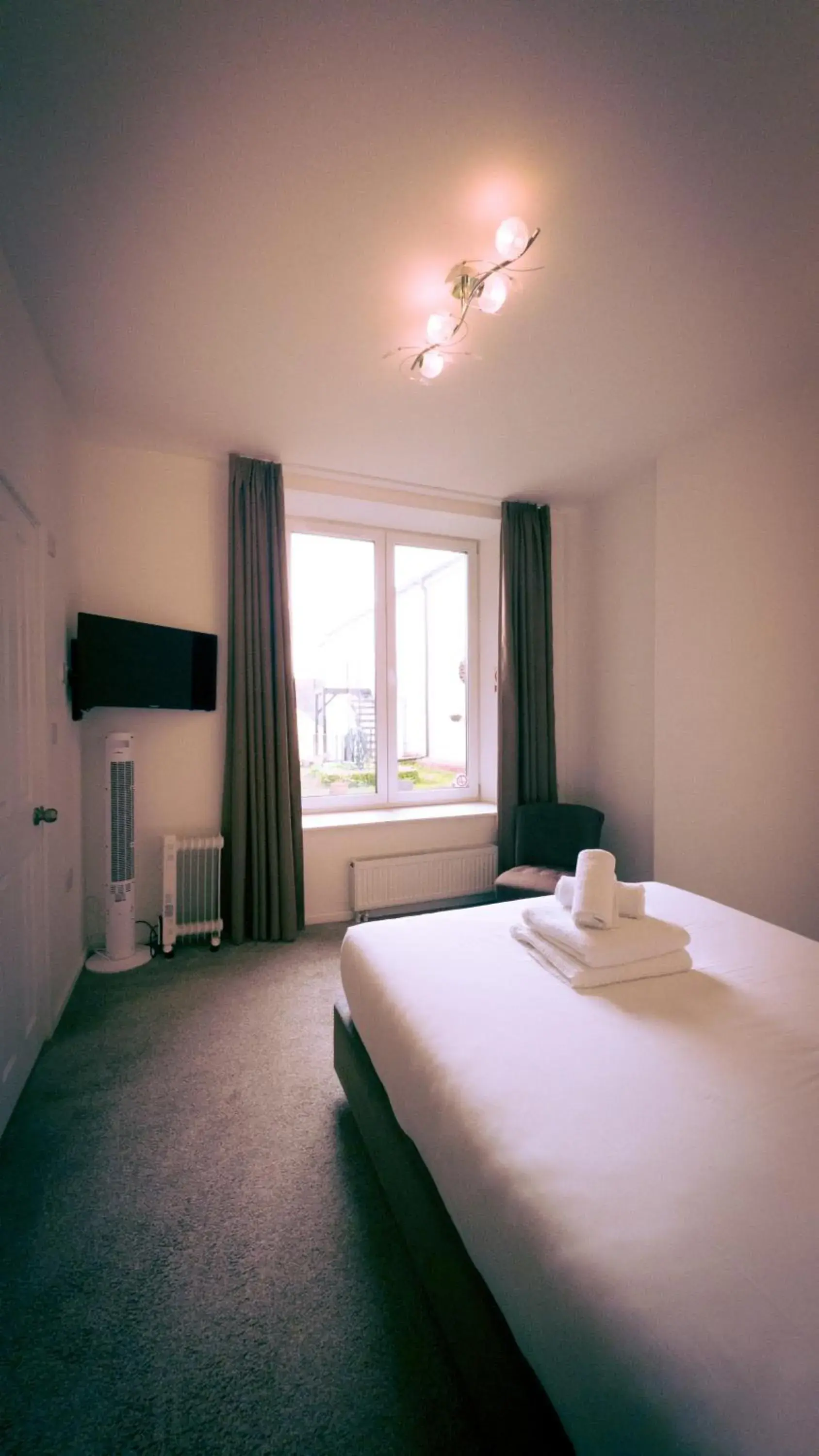 Bedroom, Bed in OYO Newquay Beach Hotel Bedroom, Bed in OYO Newquay Beach Hotel