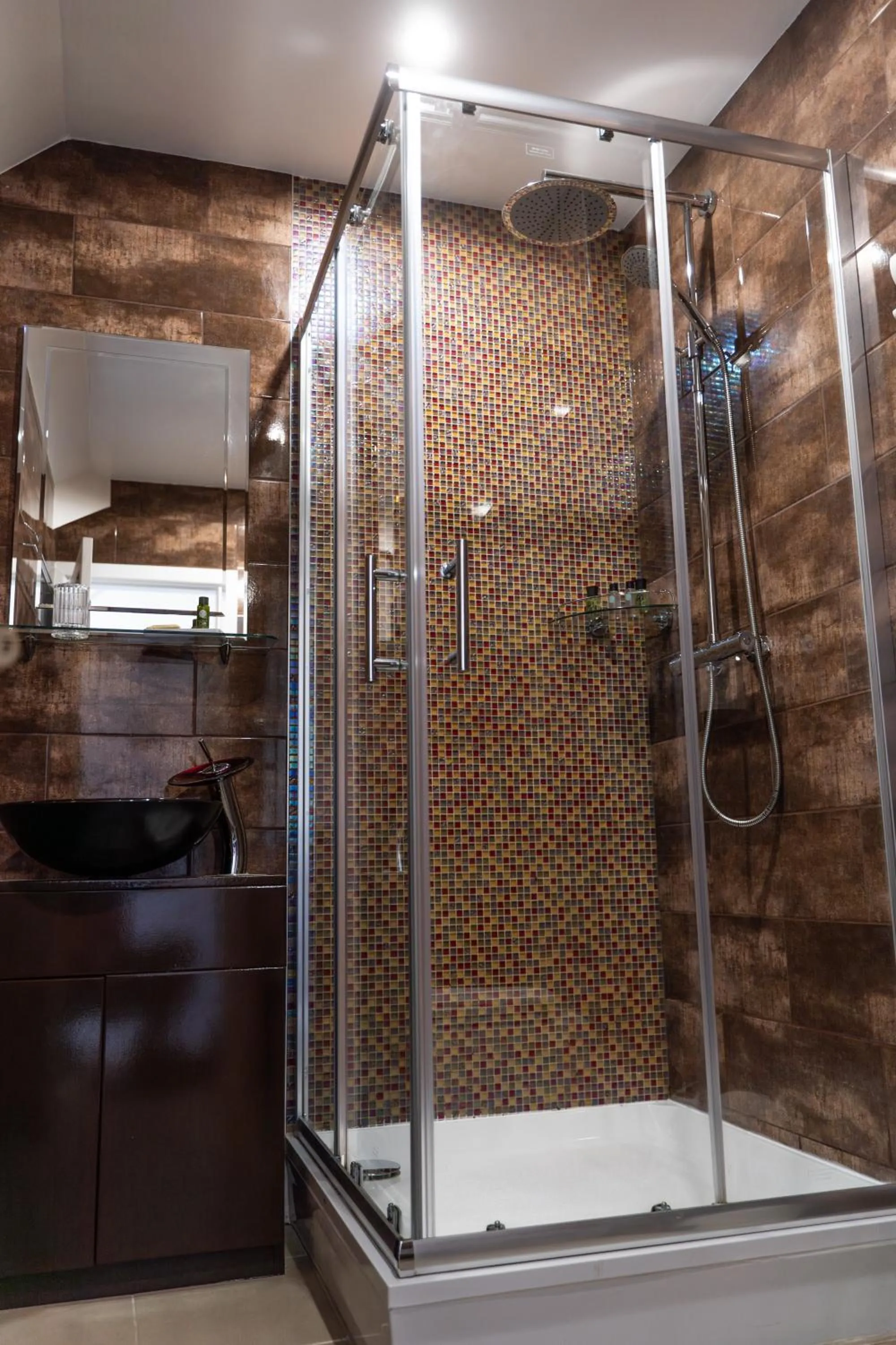 Bathroom in OYO Newquay Beach Hotel