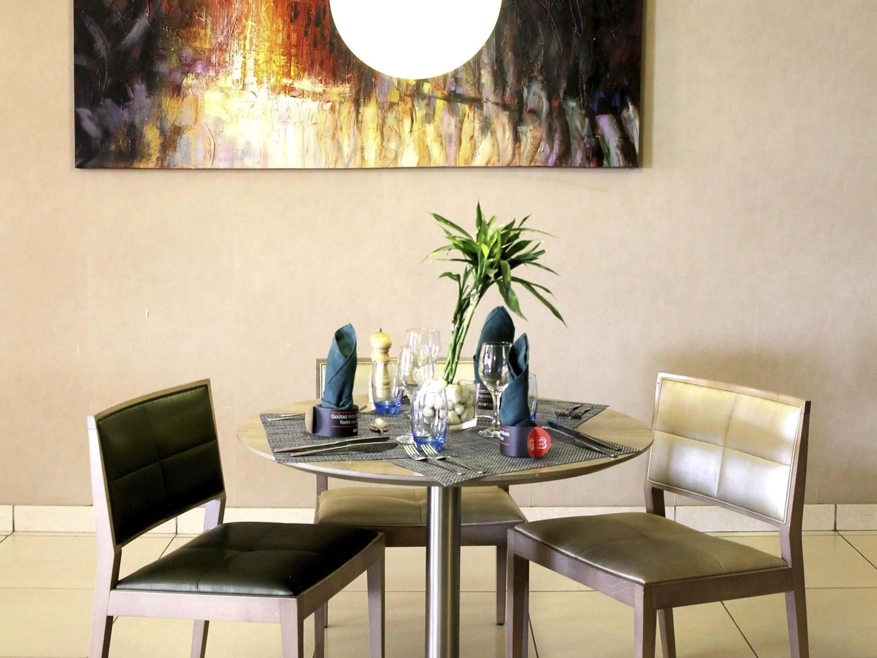 Restaurant/places to eat in Novotel Constantine