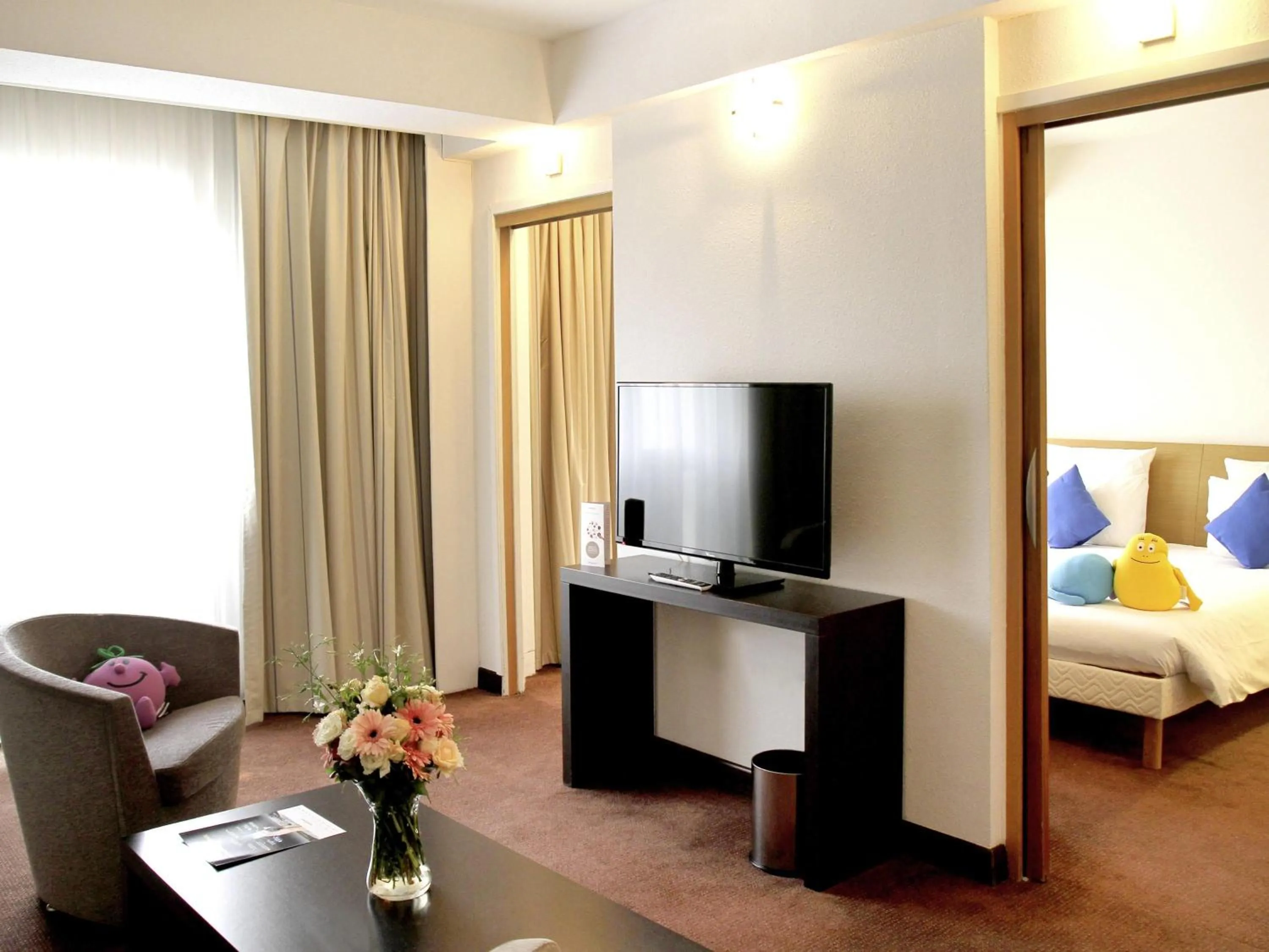 Bedroom, Bed in Novotel Constantine