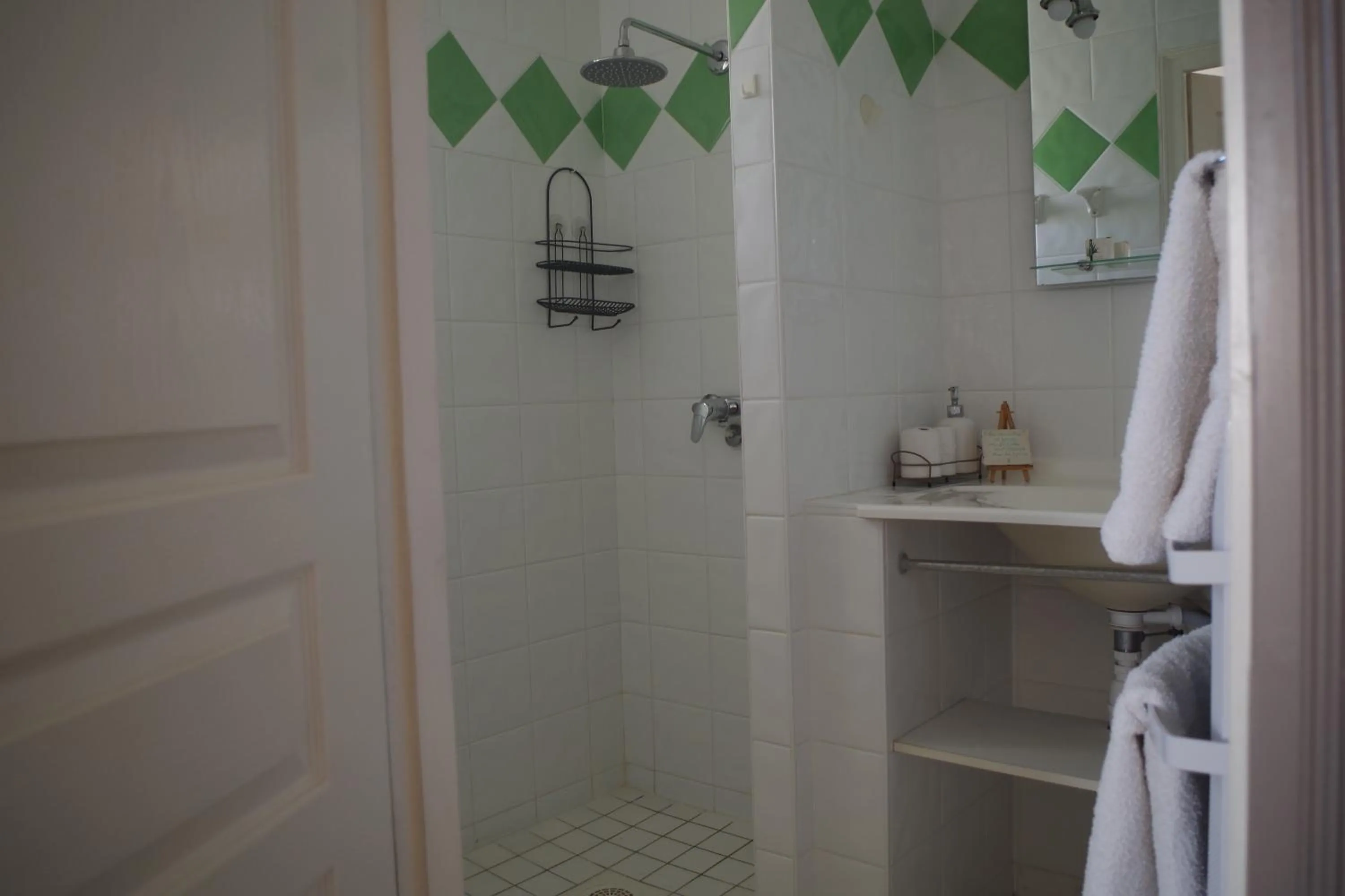 Shower in Les Lavandières