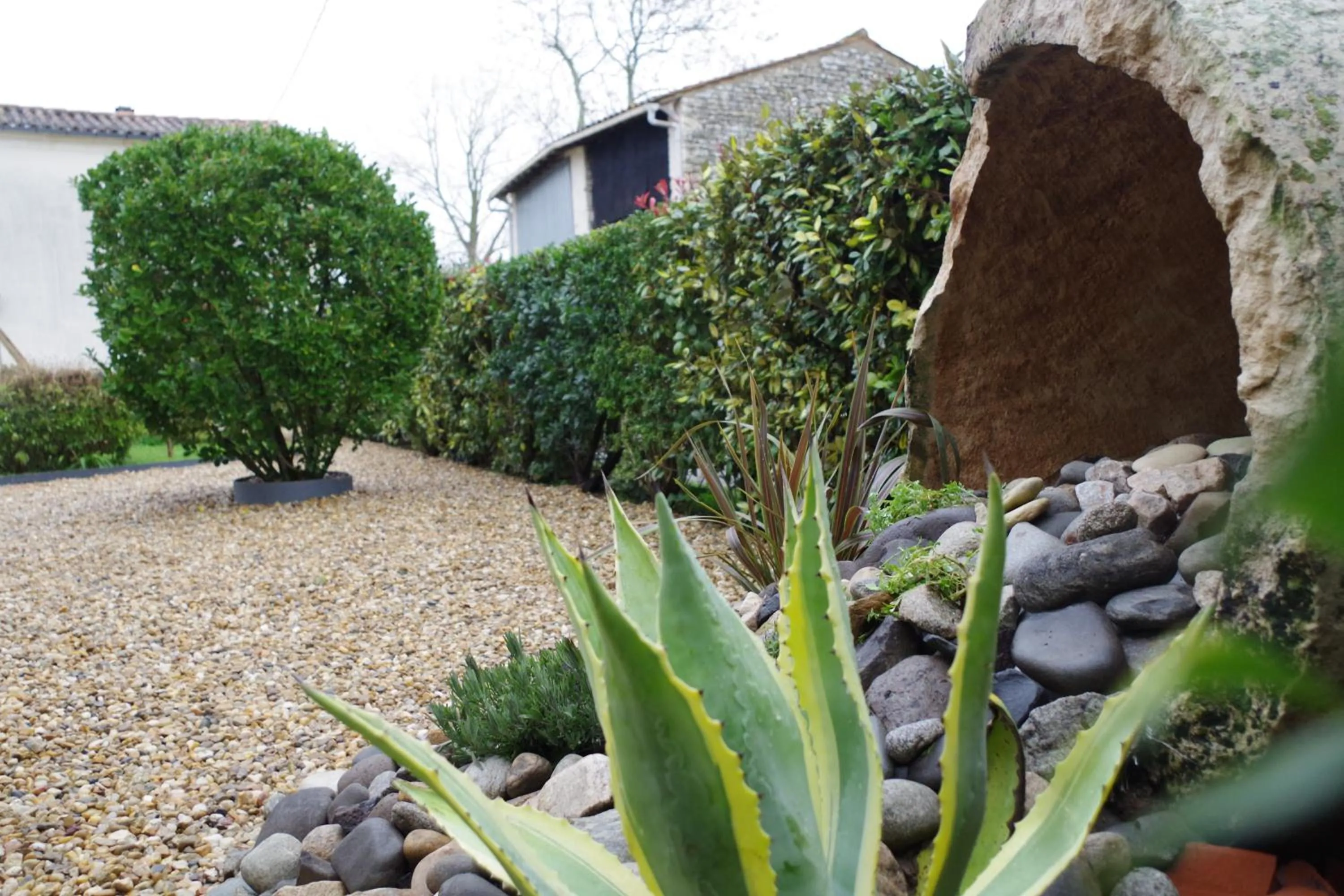 Inner courtyard view in Les Lavandières