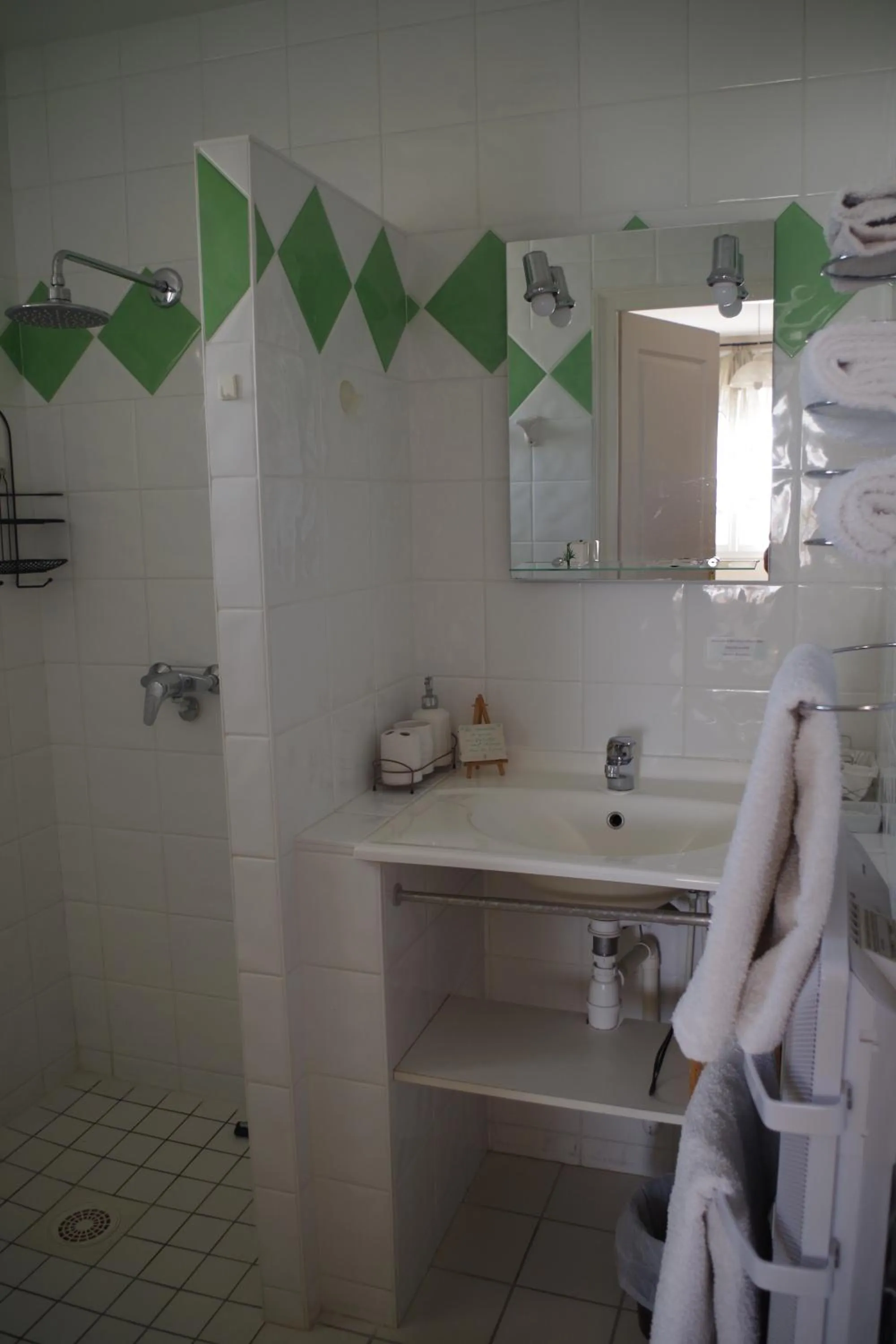 Shower in Les Lavandières