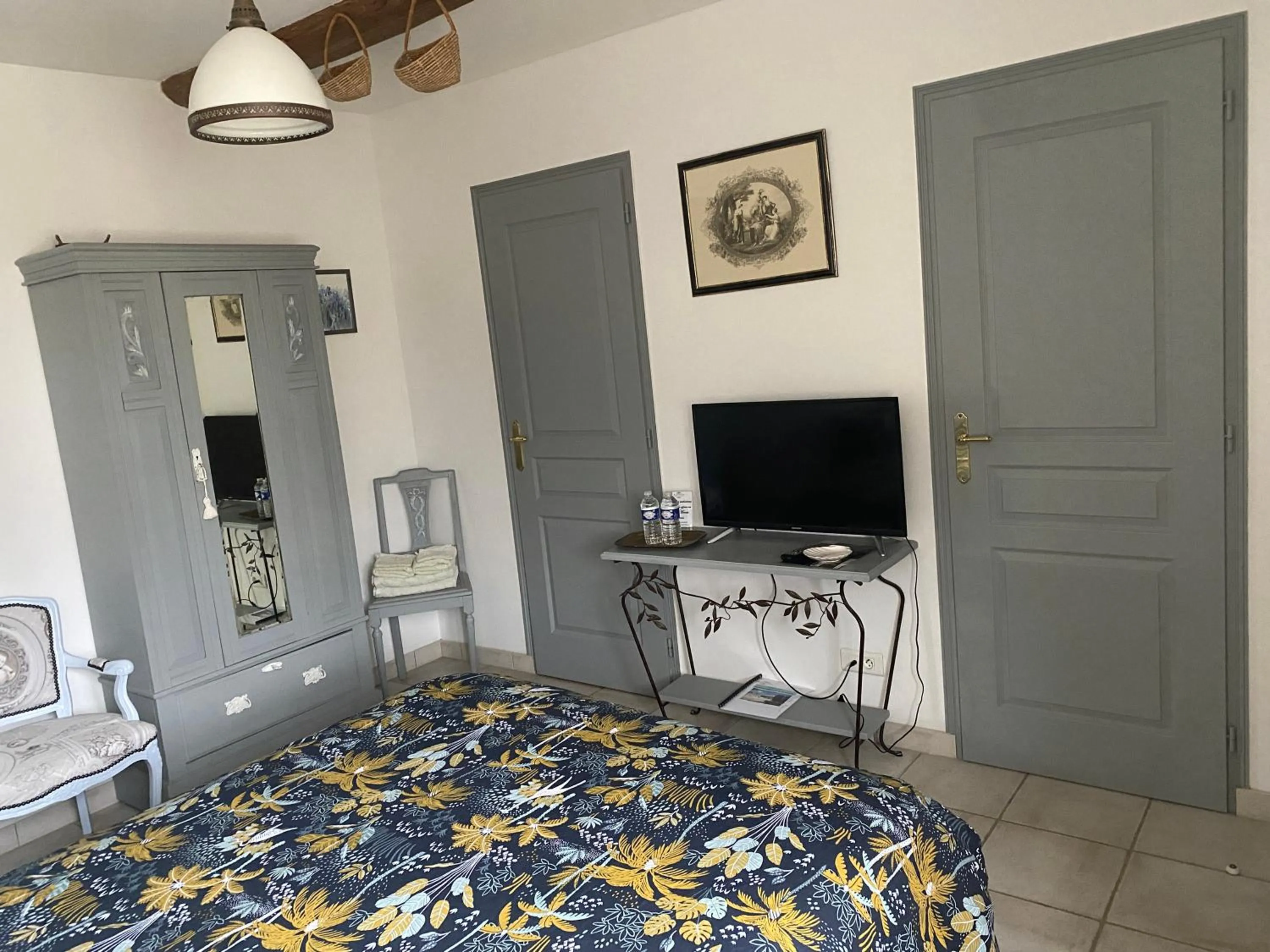 Toilet, Bed in Les Lavandières