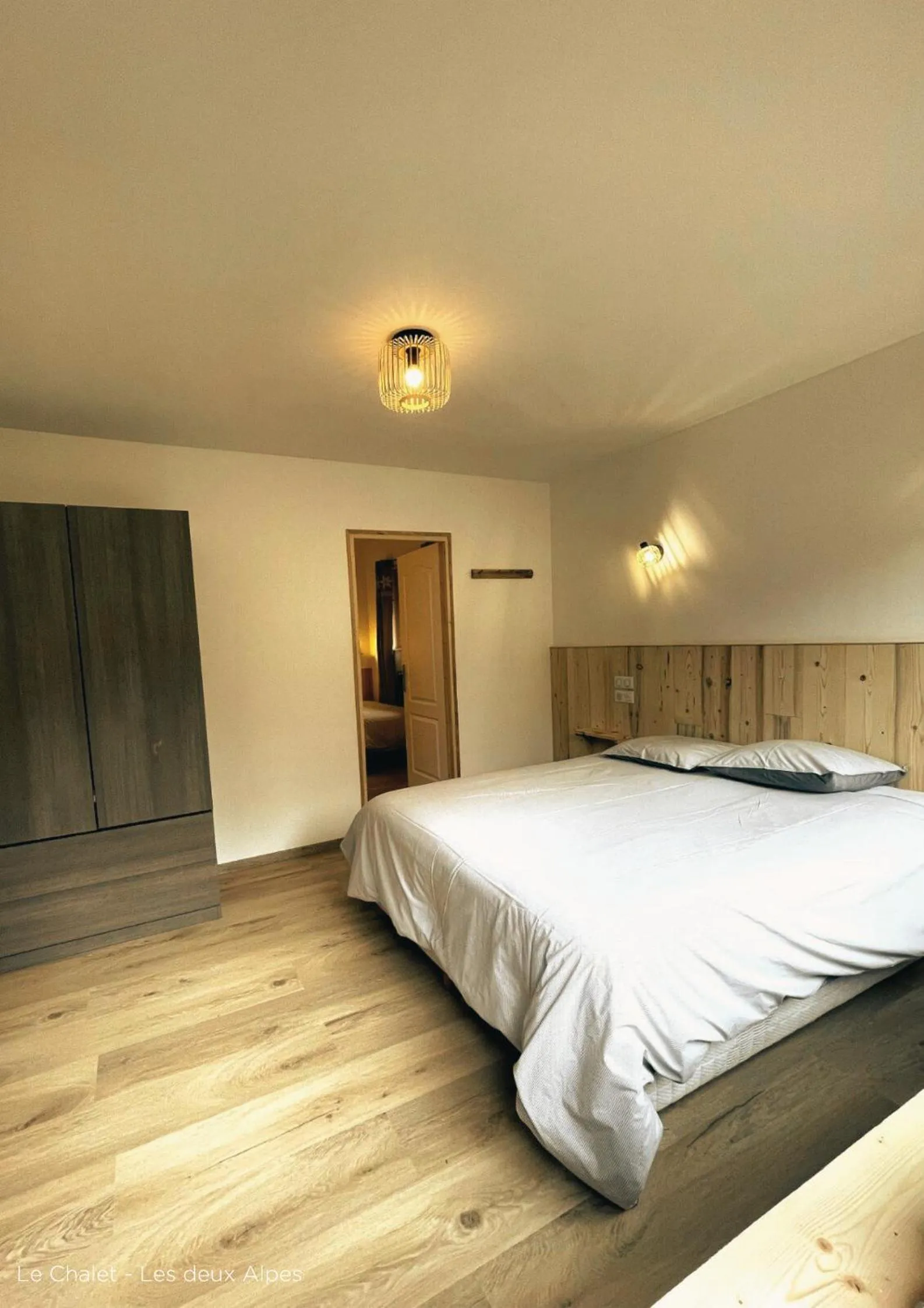 Bedroom, Bed in Le Chalet
