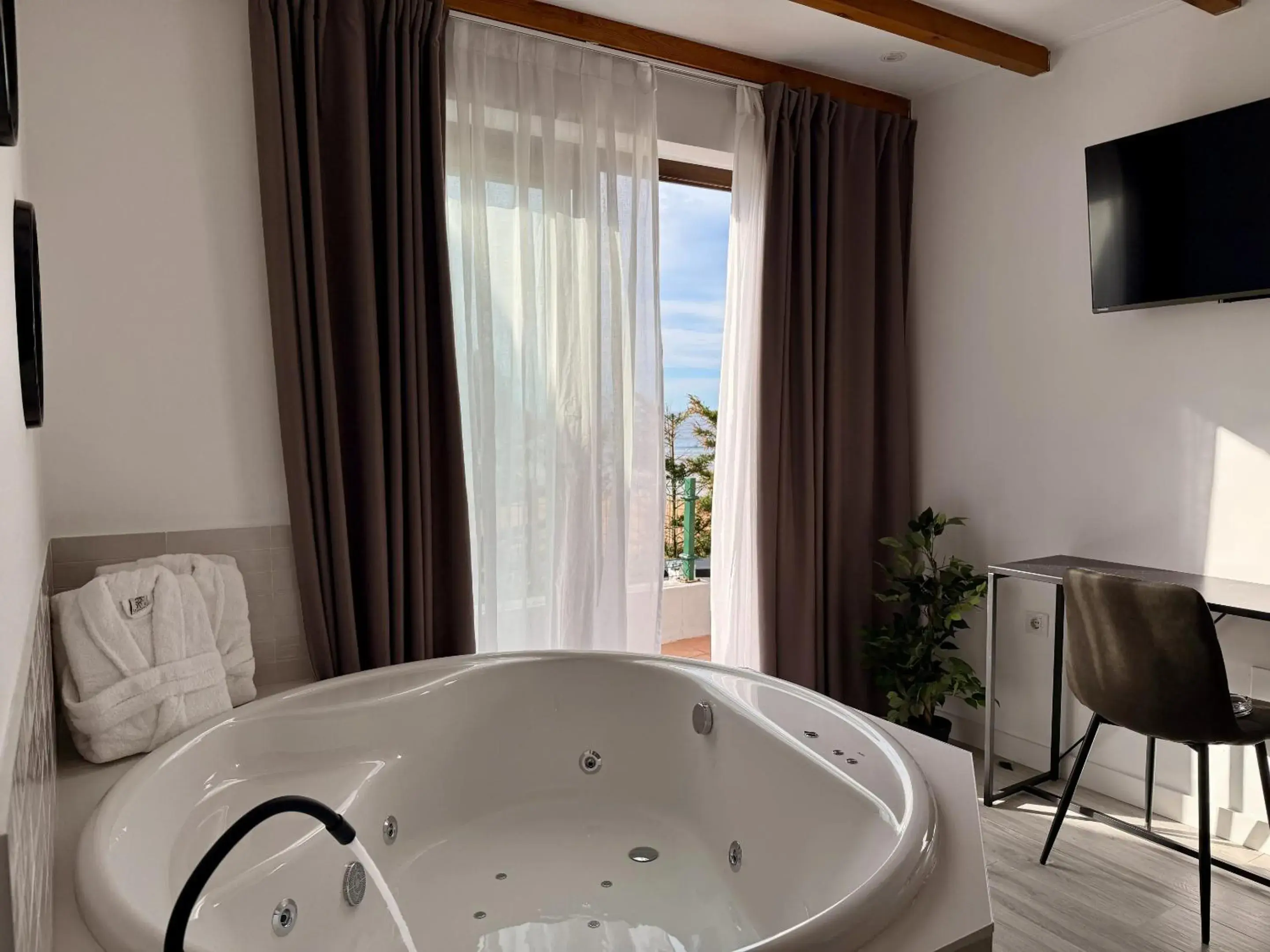 Deluxe Double Room in Hotel SanMar Deluxe Double Room in Hotel SanMar