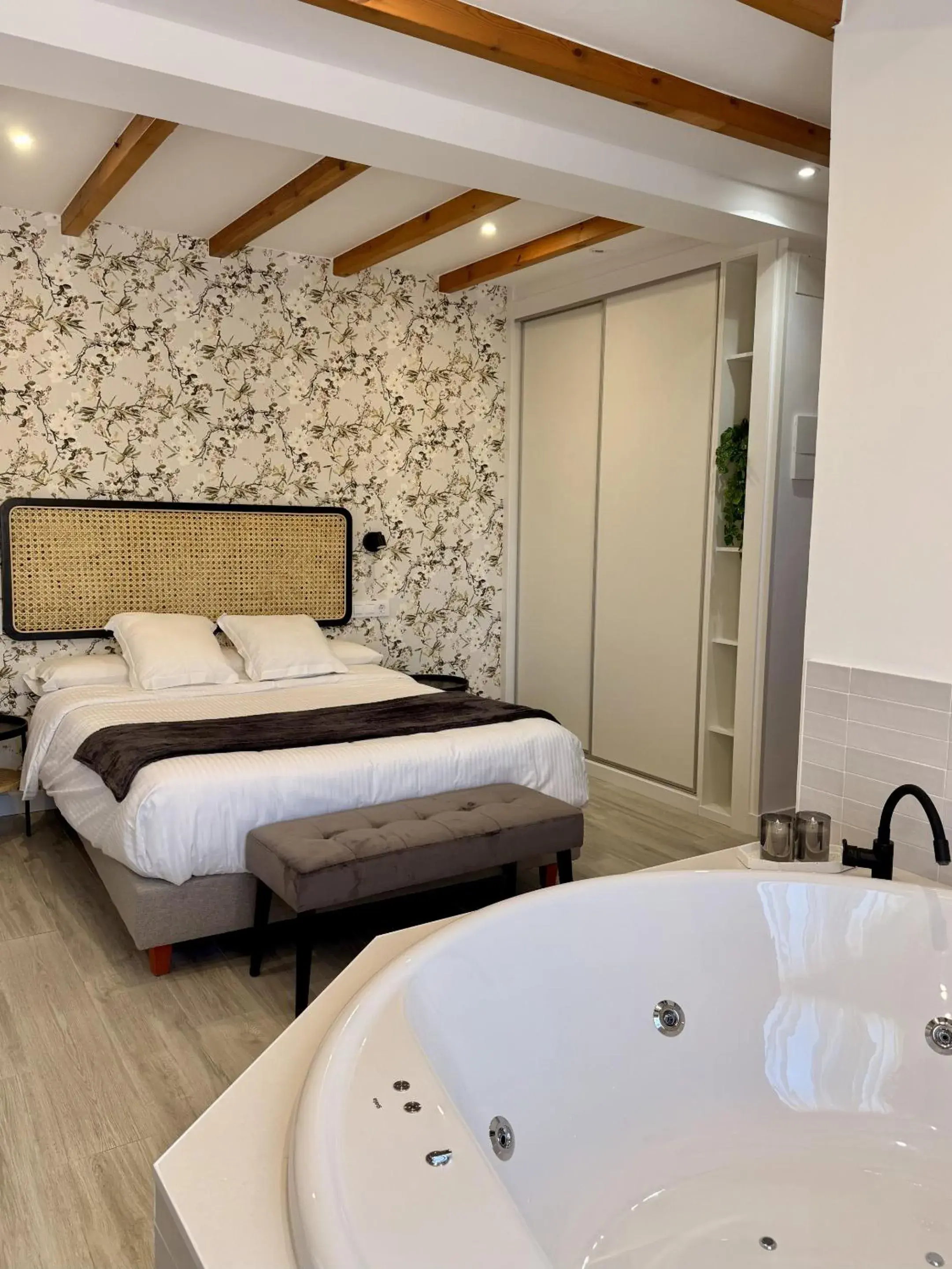 Bedroom, Bed in Hotel SanMar Bedroom, Bed in Hotel SanMar