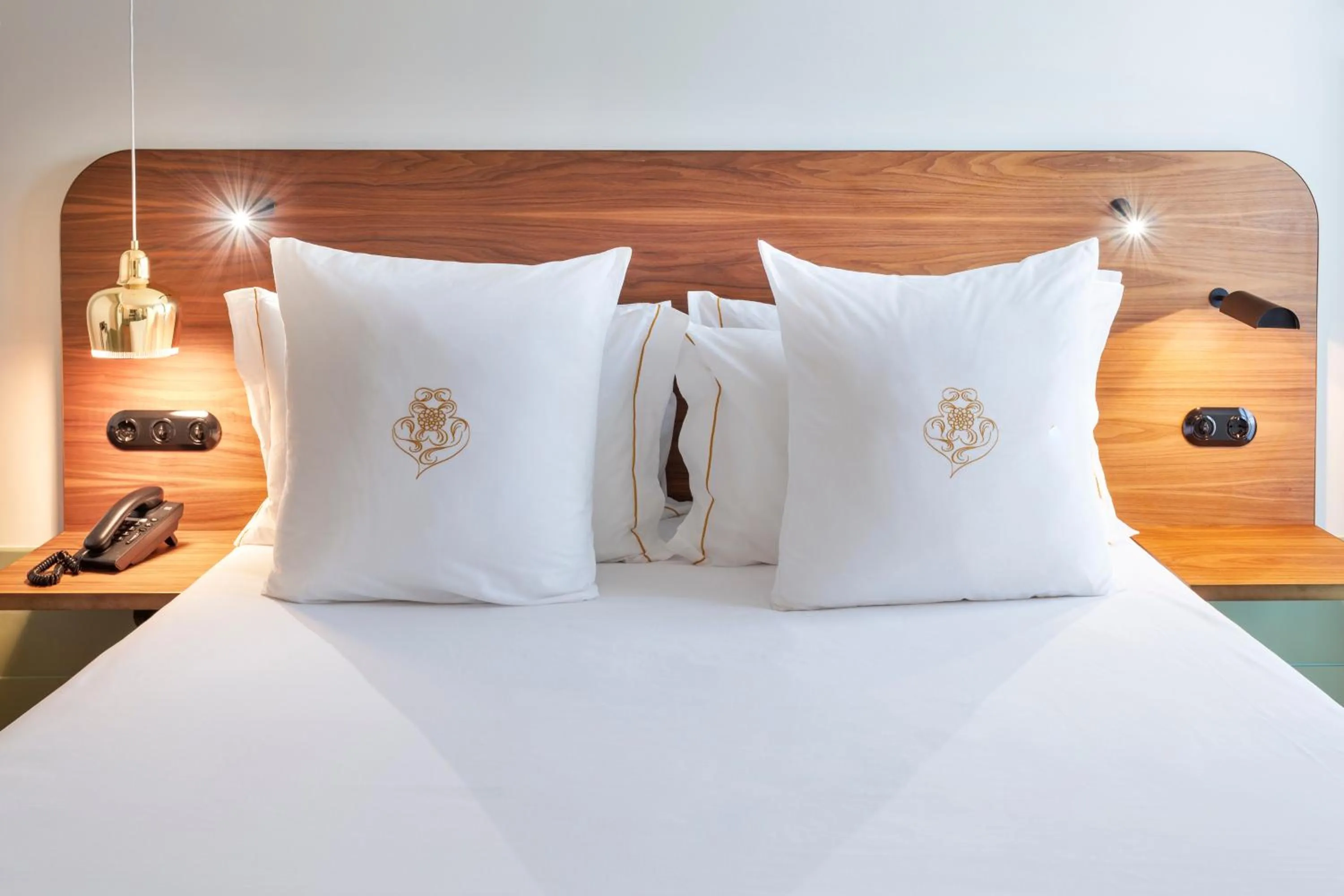 Bed in One Shot Aliados Goldsmith