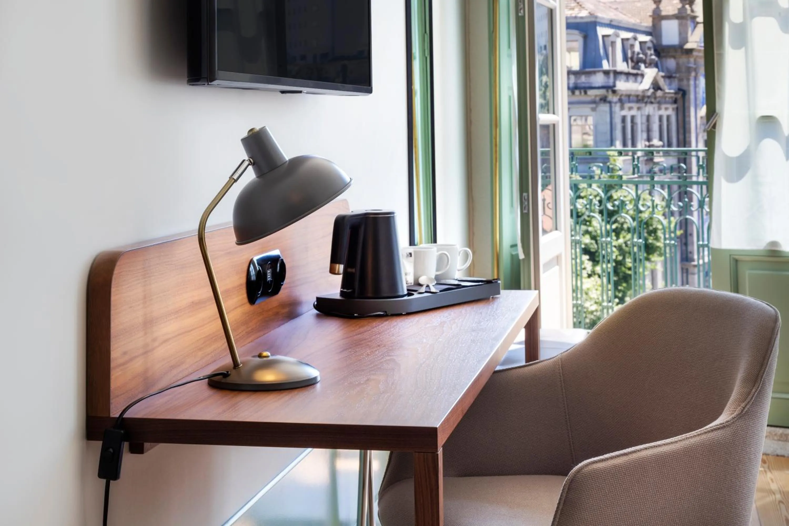 Coffee/tea facilities in One Shot Aliados Goldsmith