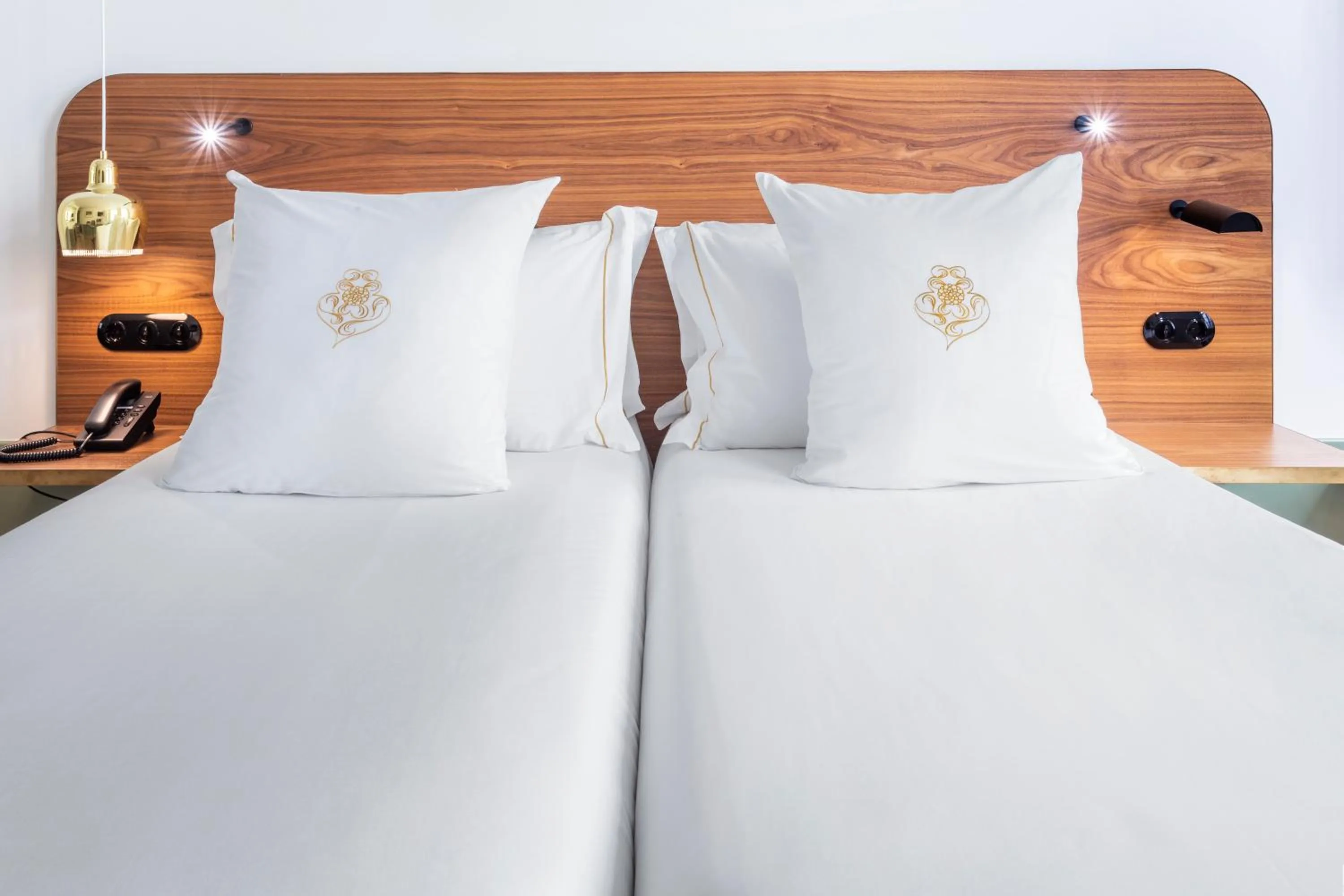 Bed in One Shot Aliados Goldsmith