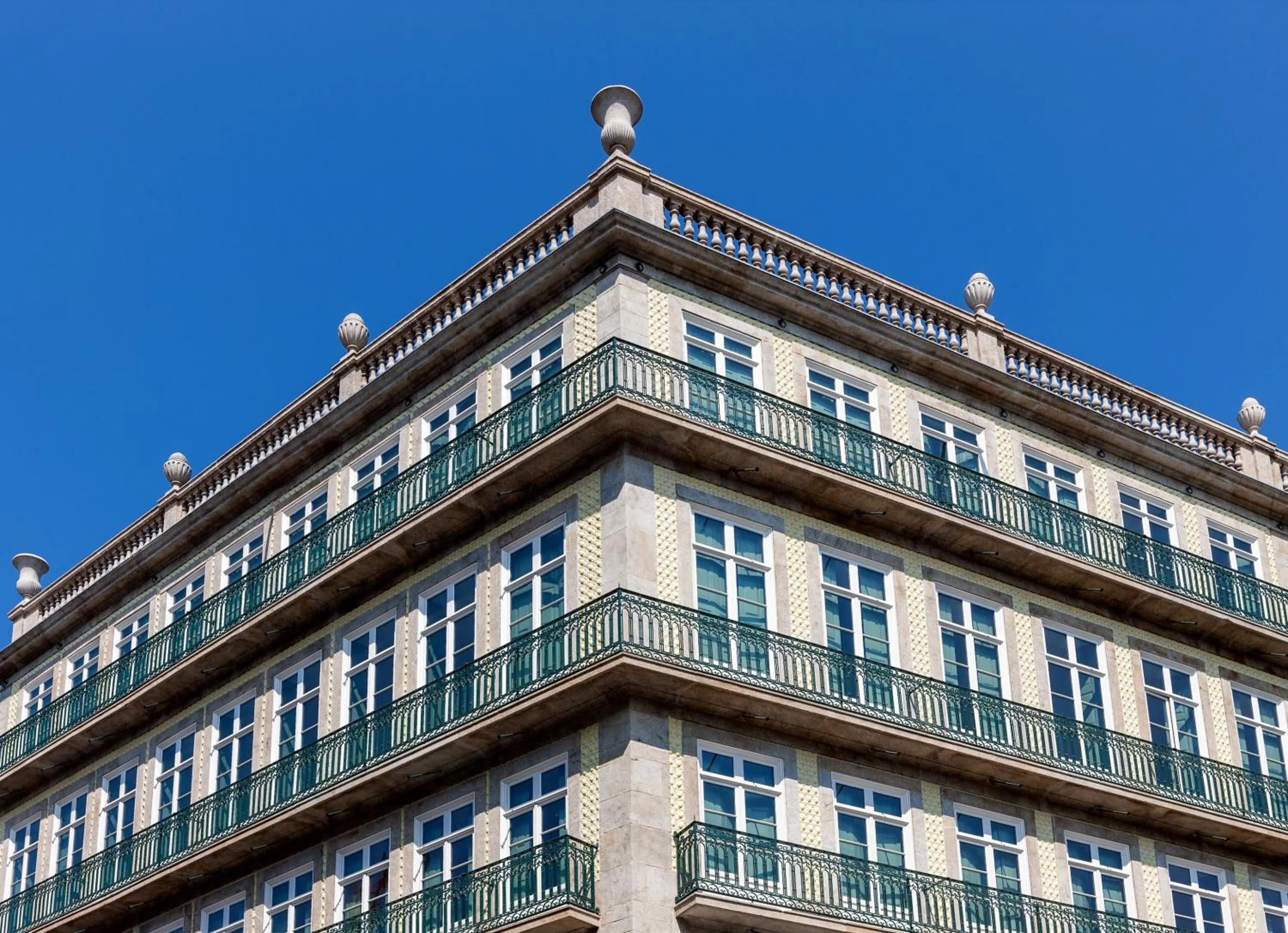 Property building in One Shot Aliados Goldsmith