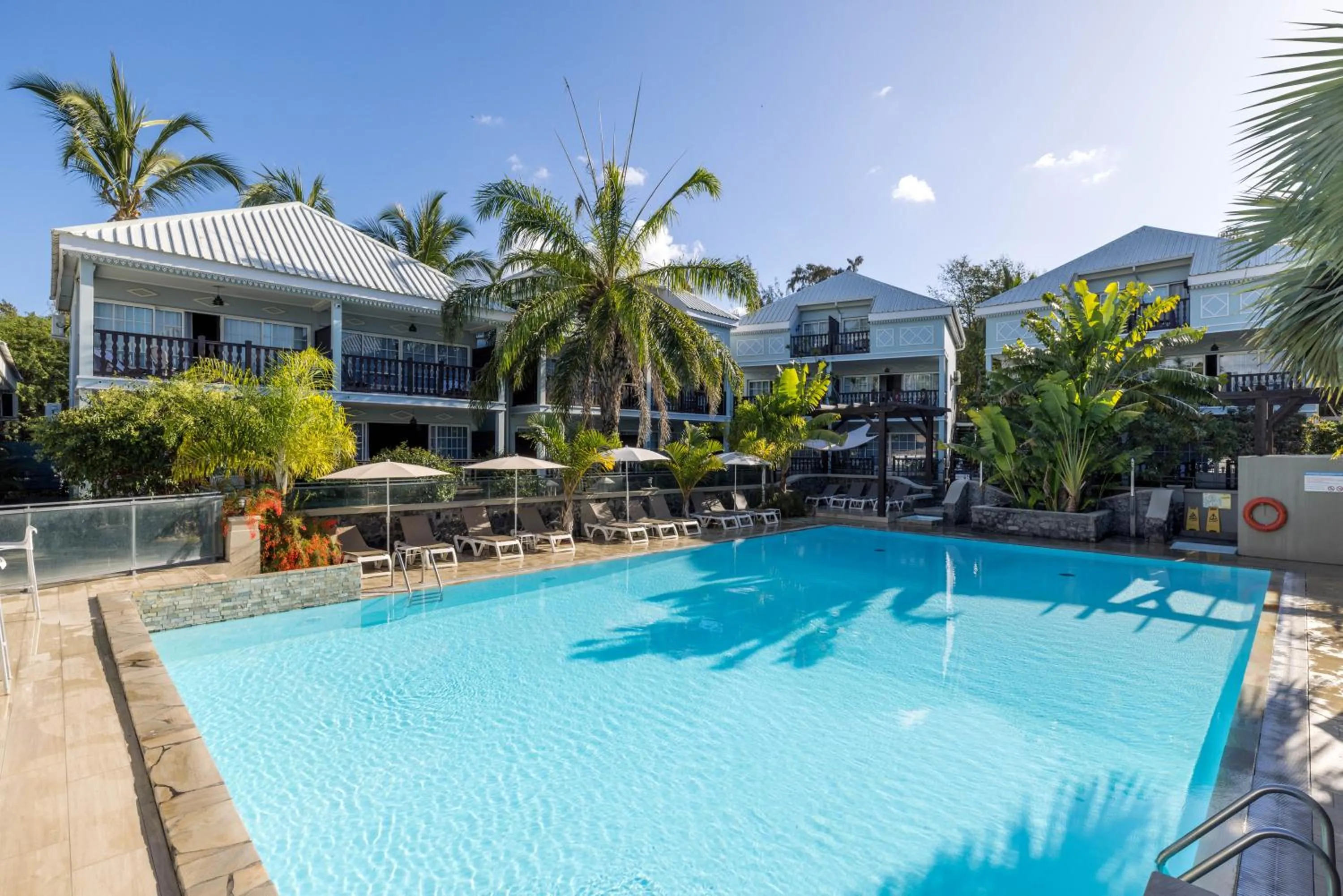 Swimming pool in Hôtel Les Créoles
