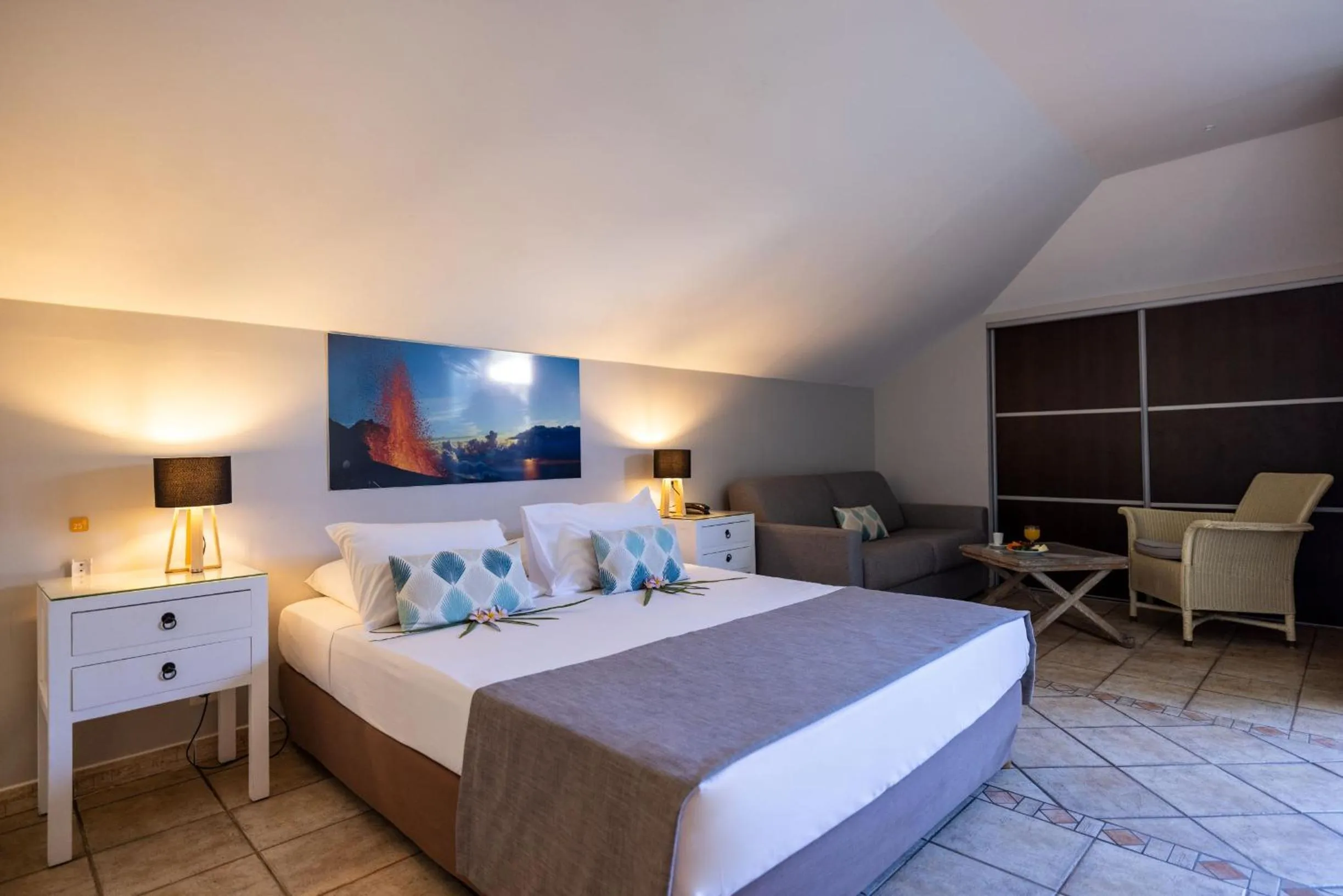 Photo of the whole room, Bed in Hôtel Les Créoles