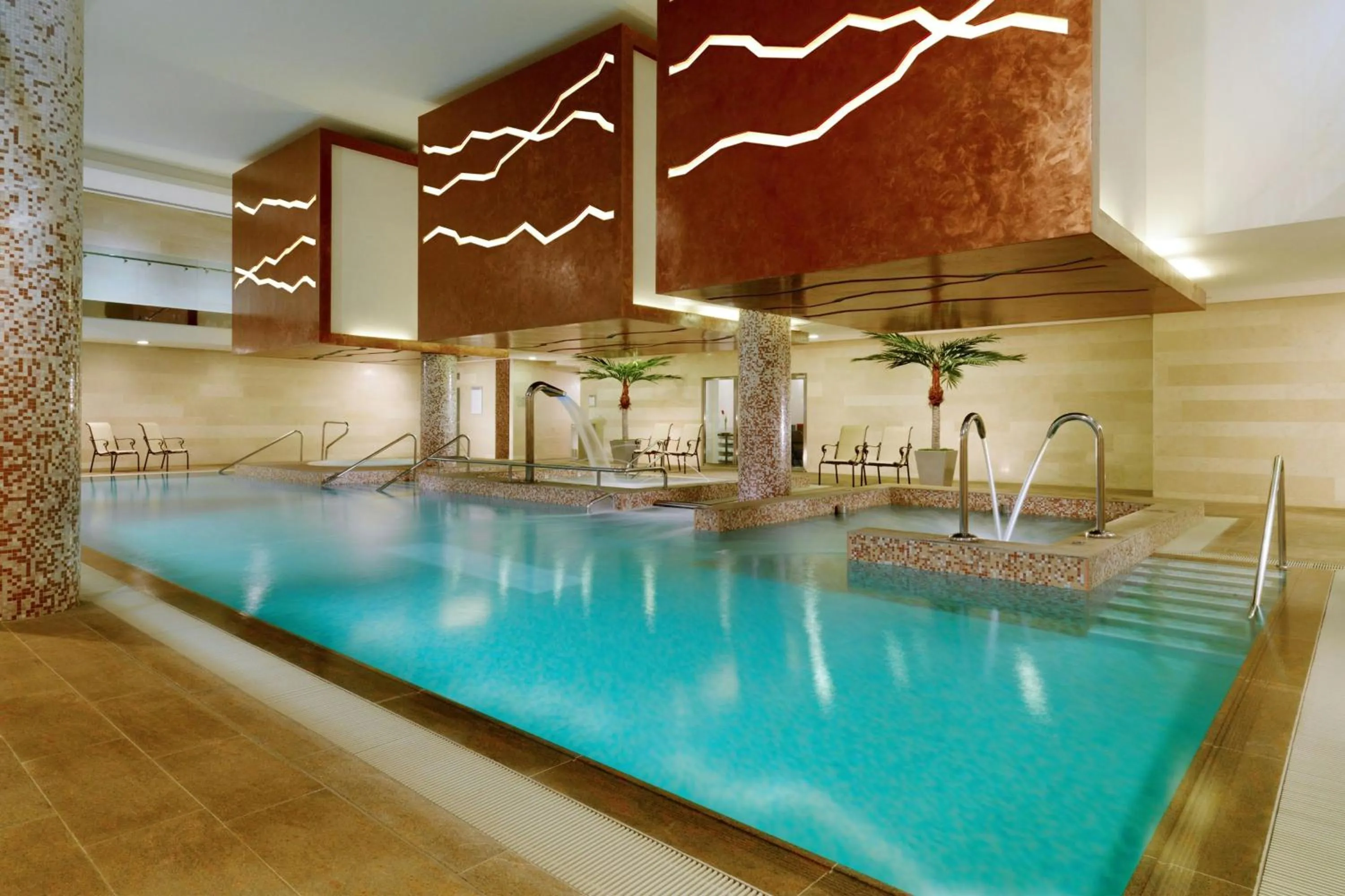Swimming pool in Sheraton Athlone Hotel