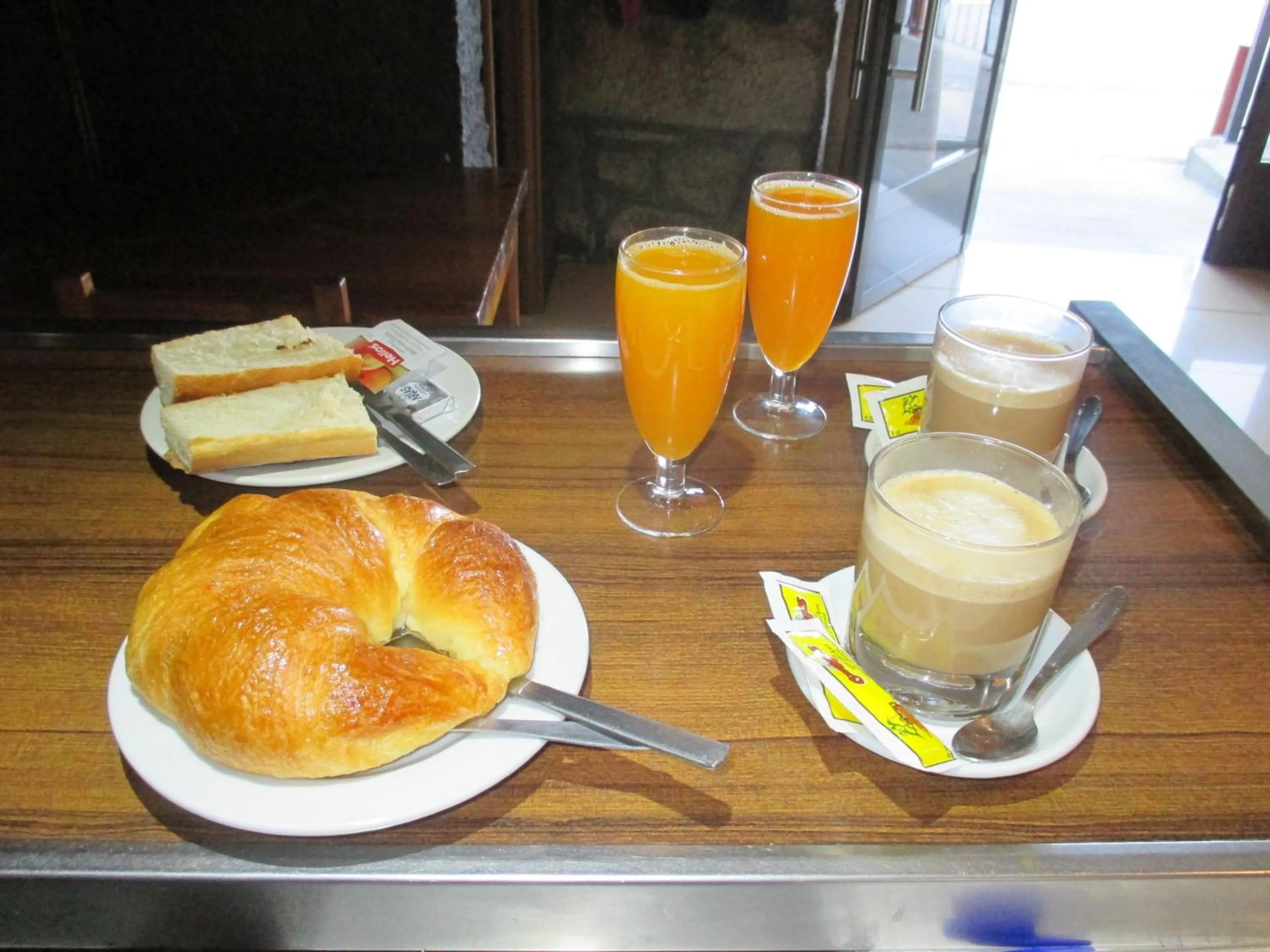 Food and drinks in Hotel Chola