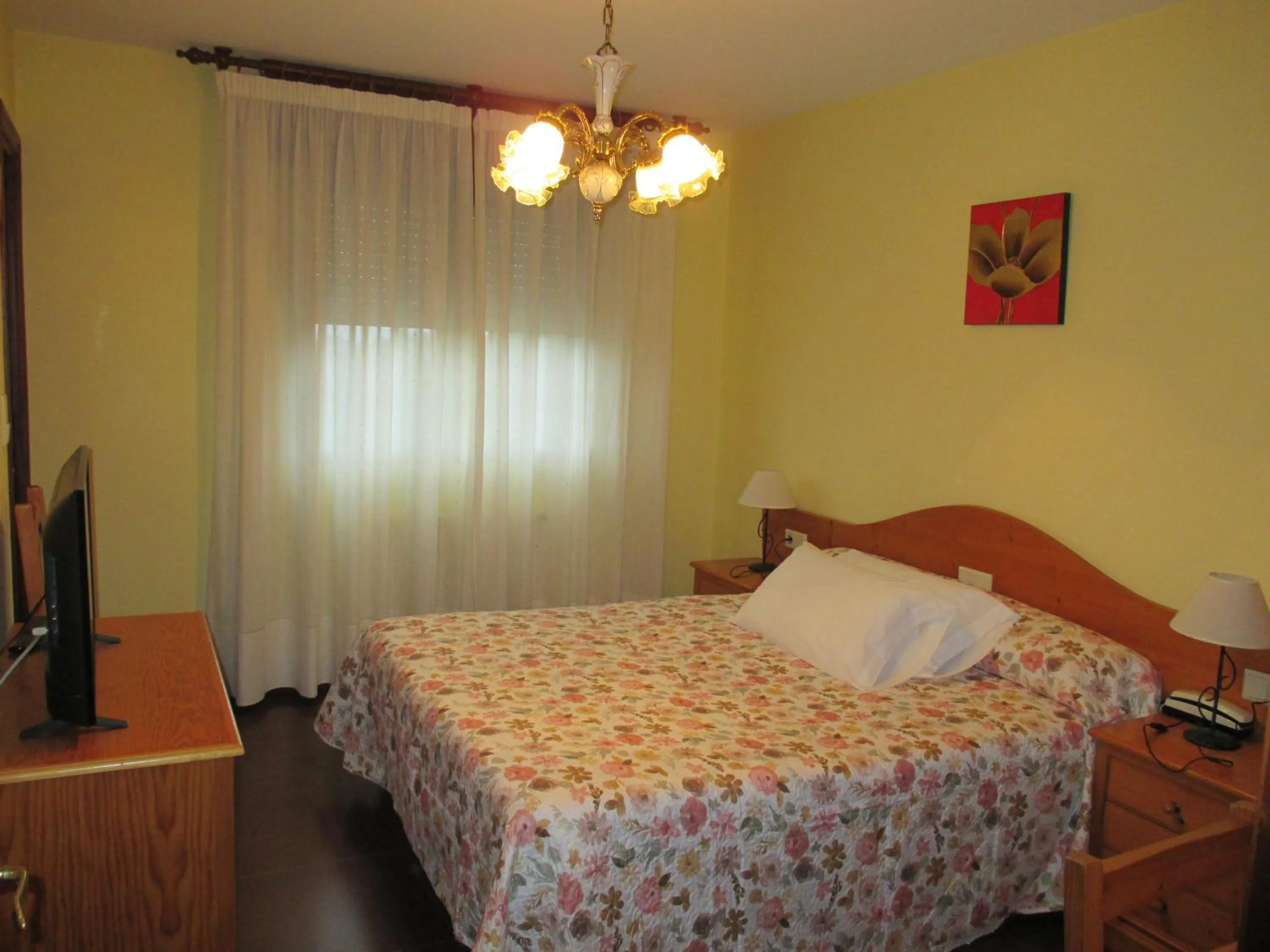 Bedroom, Bed in Hotel Chola