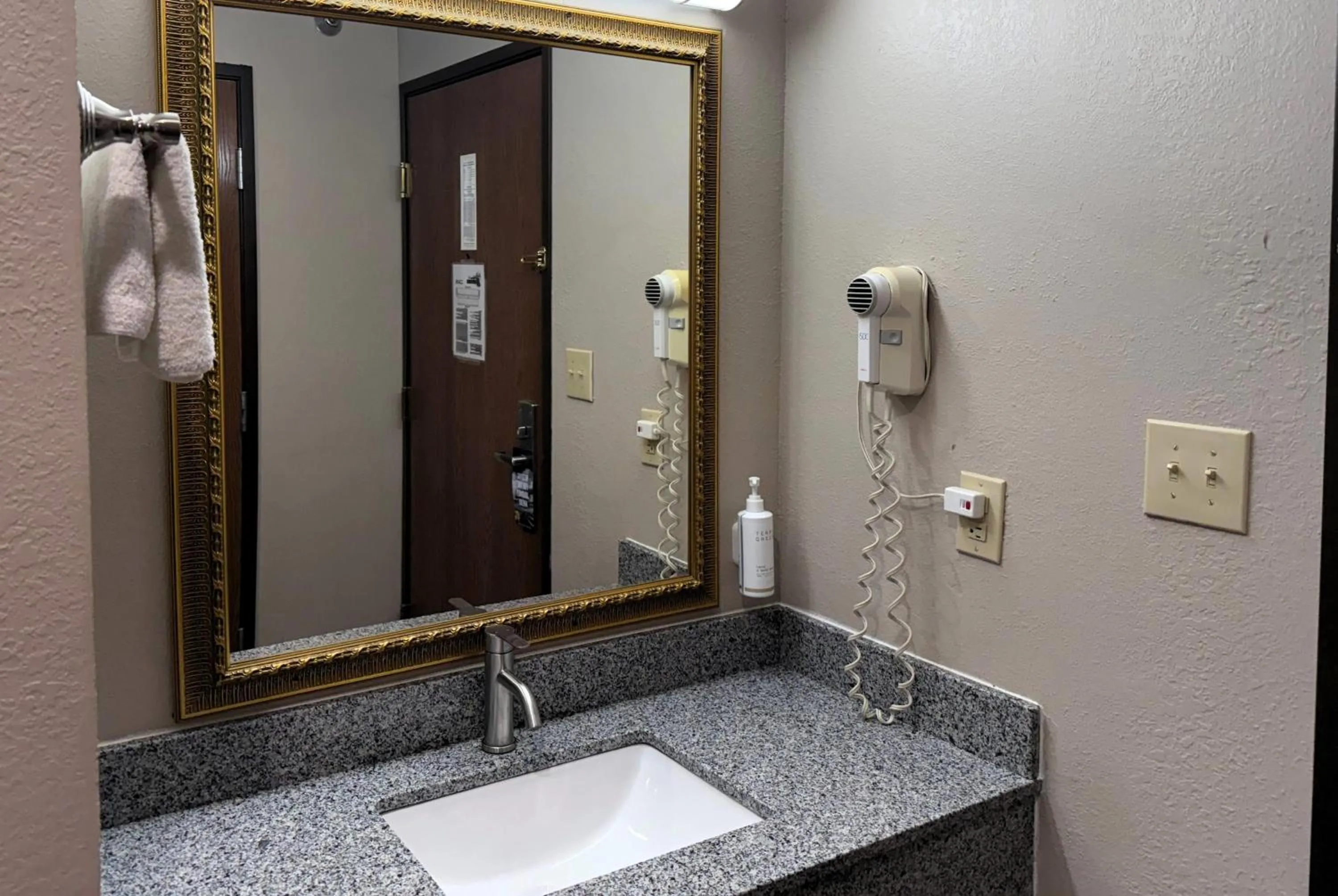 Photo of the whole room in Super 8 by Wyndham Frankfort IN