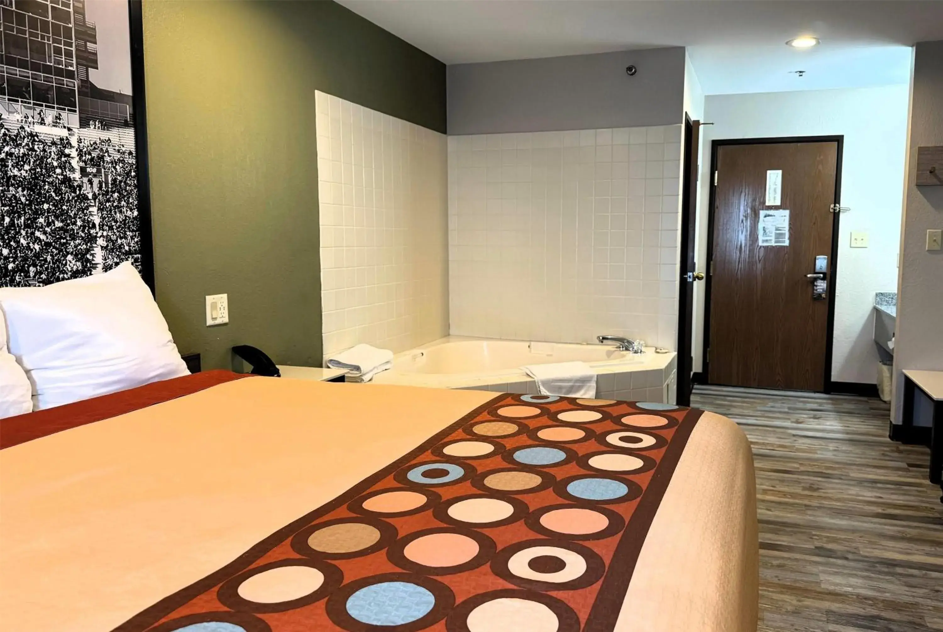 Photo of the whole room, Bed in Super 8 by Wyndham Frankfort IN Photo of the whole room, Bed in Super 8 by Wyndham Frankfort IN