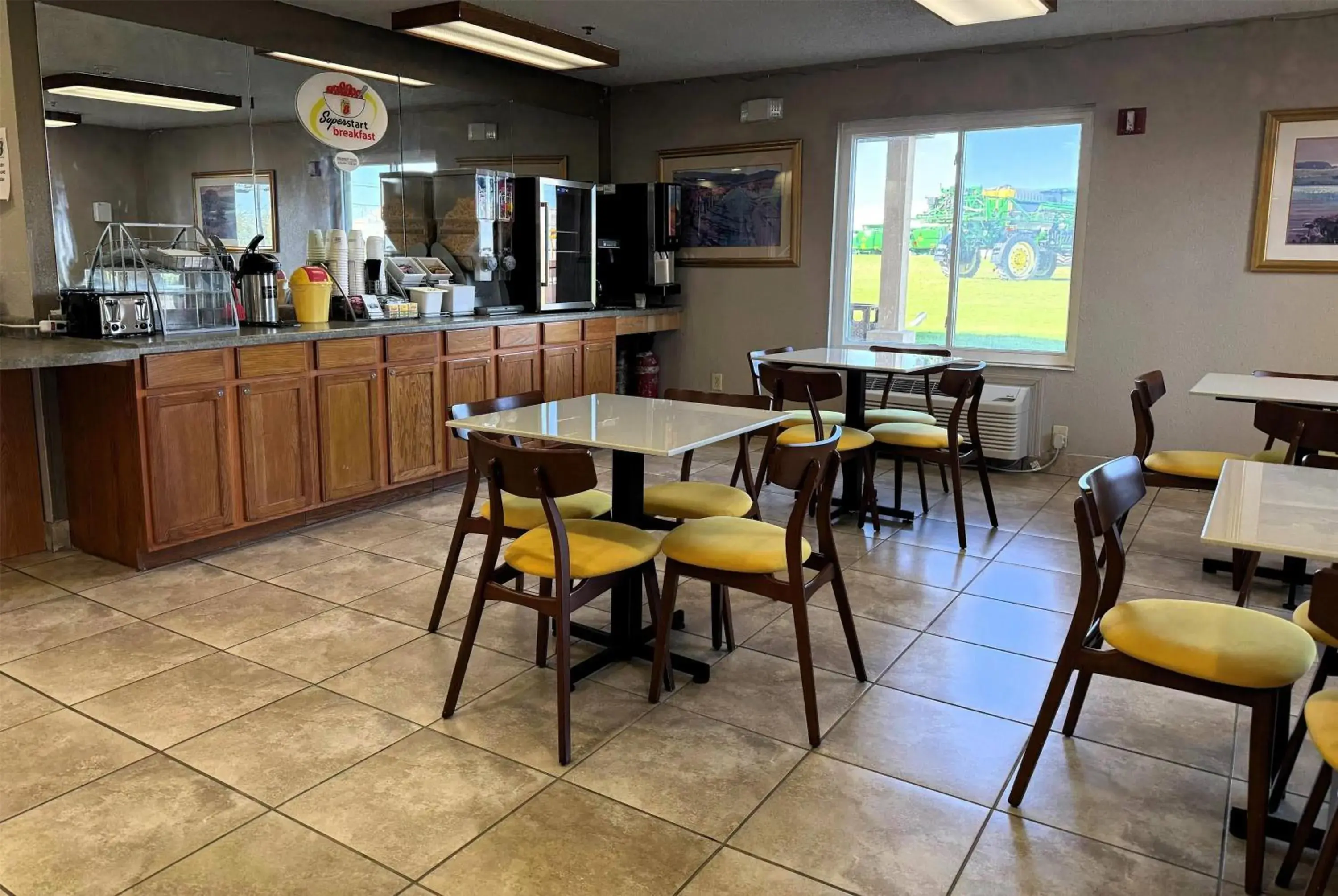 Restaurant/places to eat in Super 8 by Wyndham Frankfort IN Restaurant/places to eat in Super 8 by Wyndham Frankfort IN