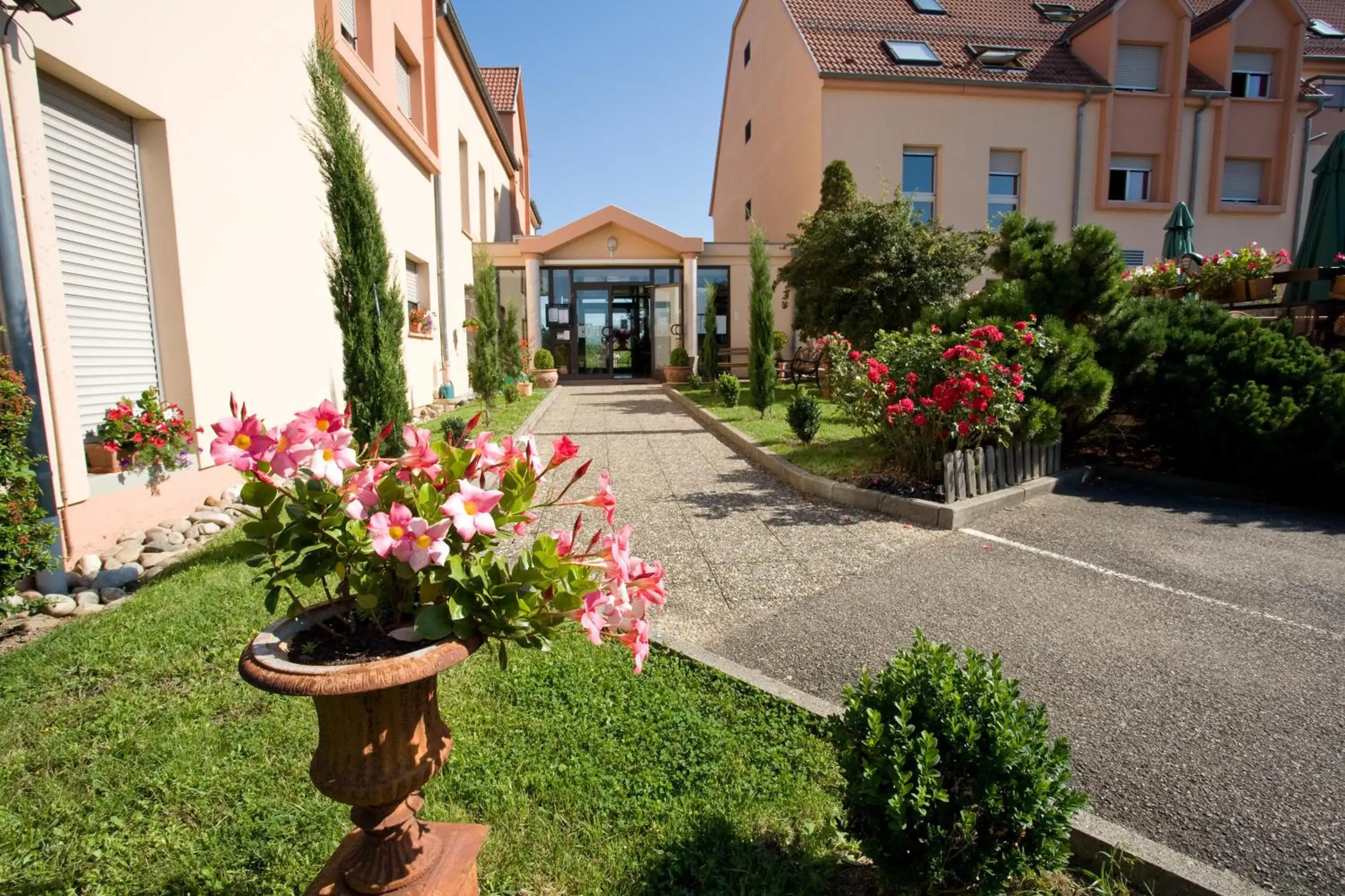 Facade/entrance in Hotel Restaurant Crystal Facade/entrance in Hotel Restaurant Crystal