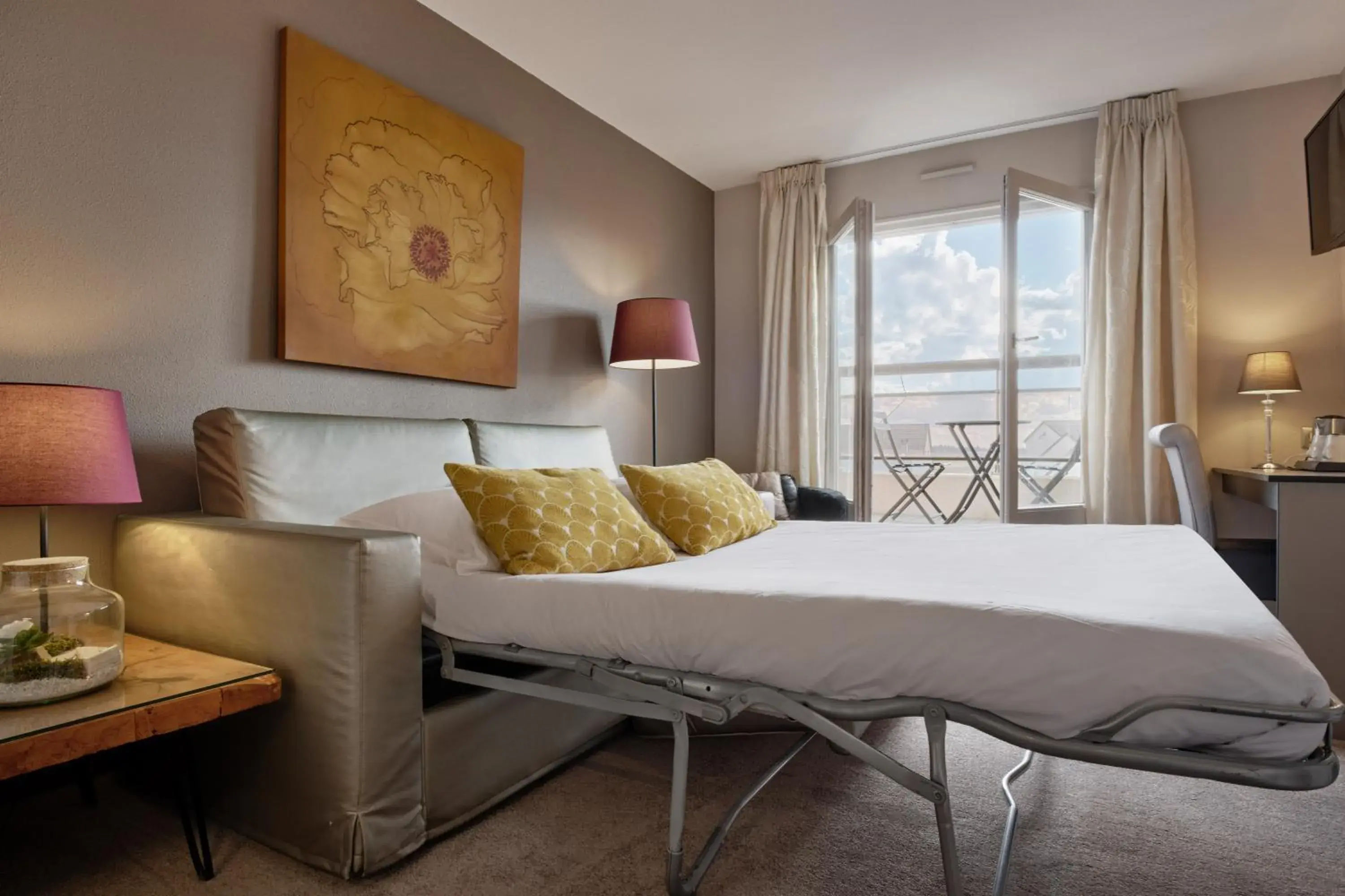 Bedroom, Bed in Hotel Restaurant Crystal Bedroom, Bed in Hotel Restaurant Crystal