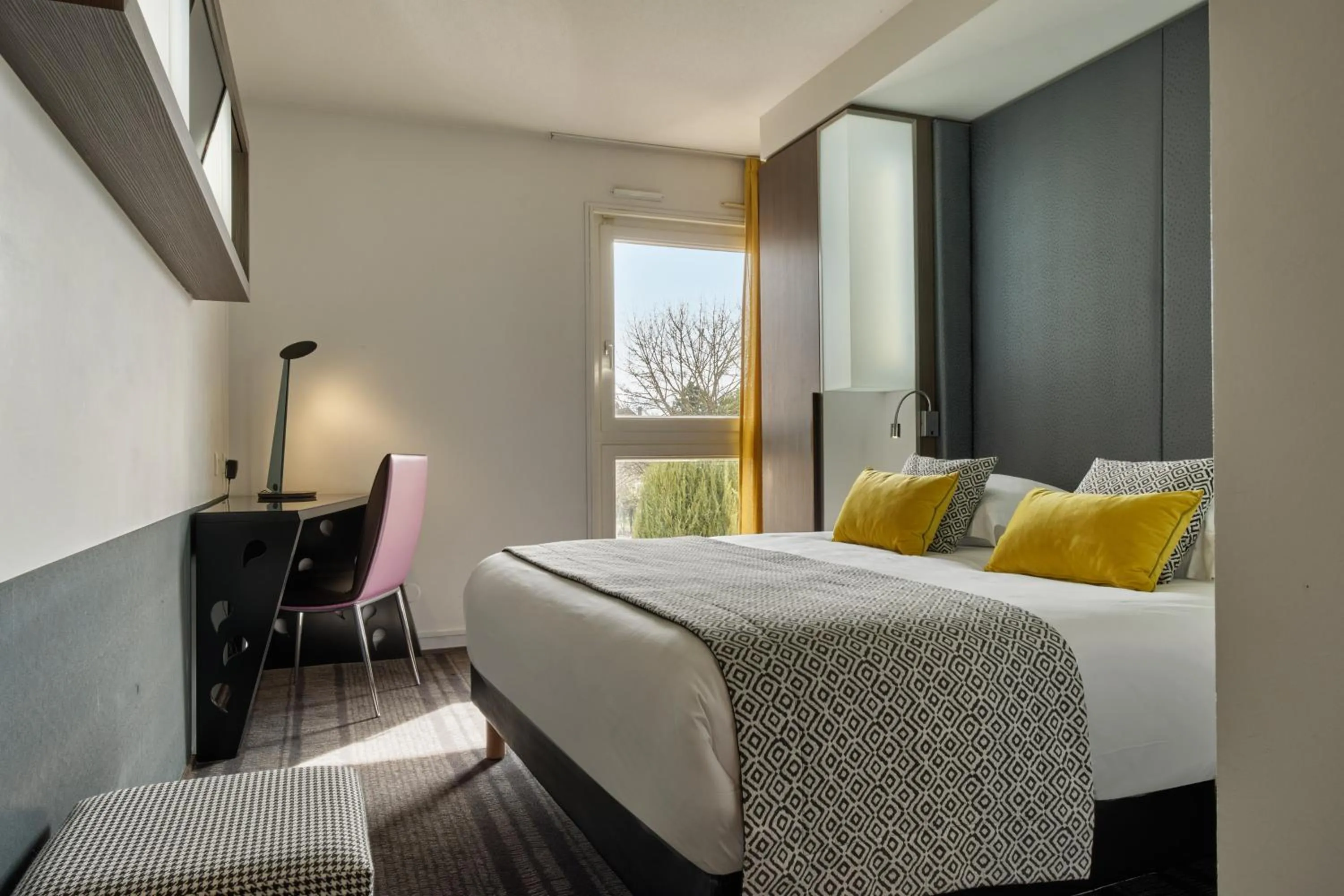 Bedroom, Bed in Hotel Restaurant Crystal